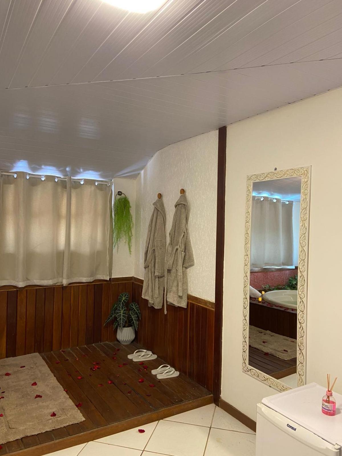 Deluxe Suite Spa Bath