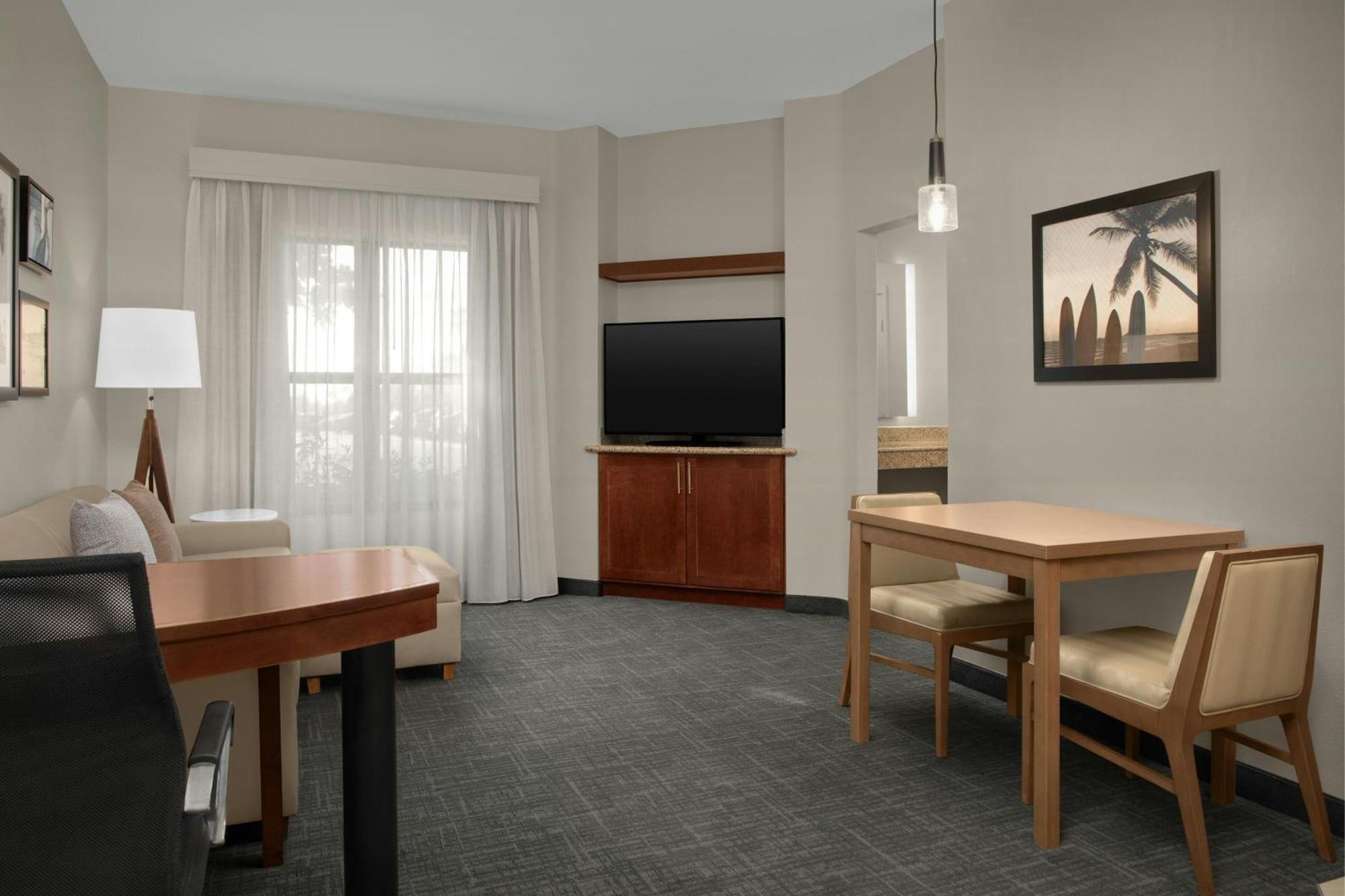 One-Bedroom King Suite Sofa Bed Roll Shower Mobility Accessible
