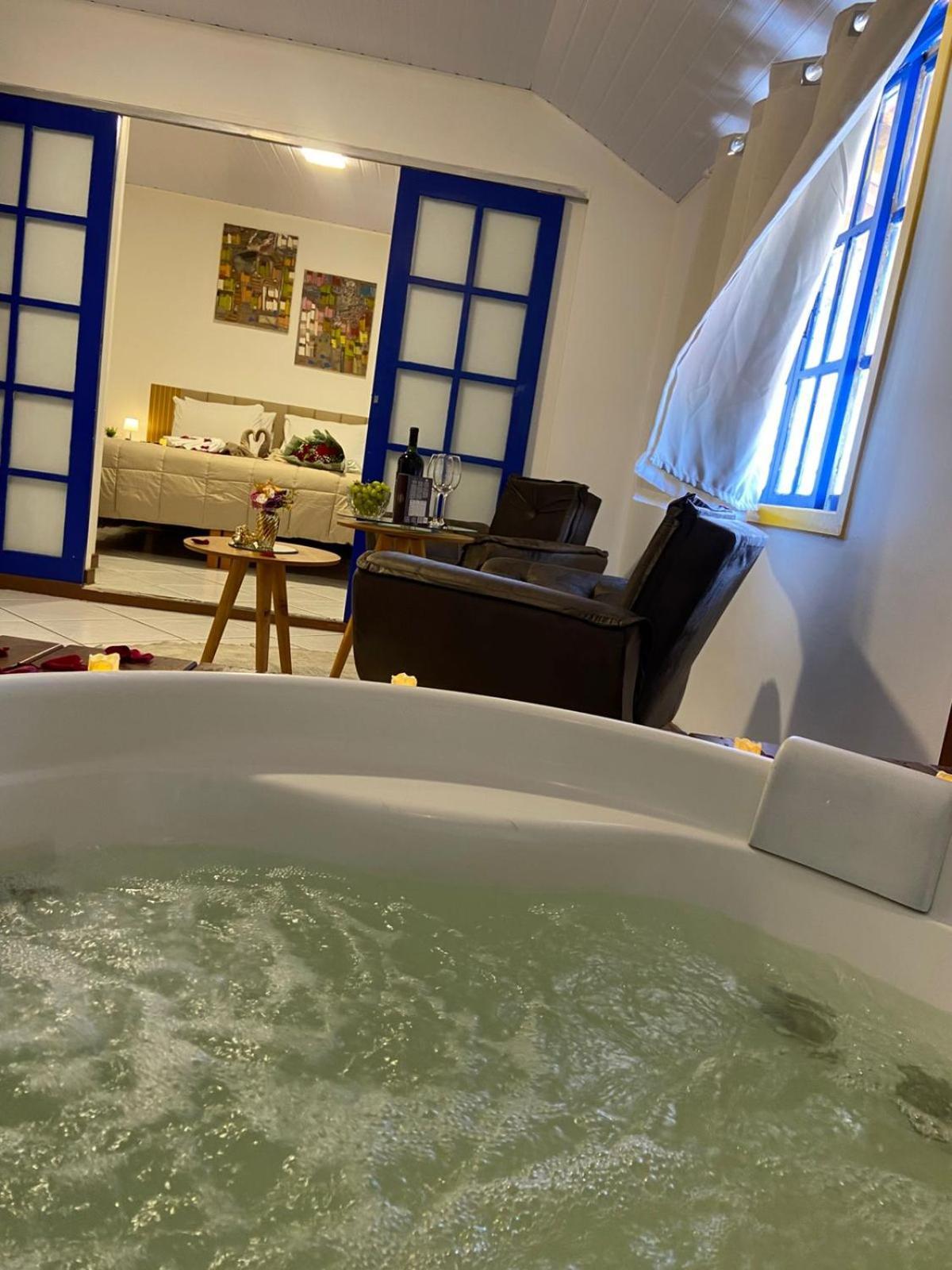Deluxe Suite Spa Bath