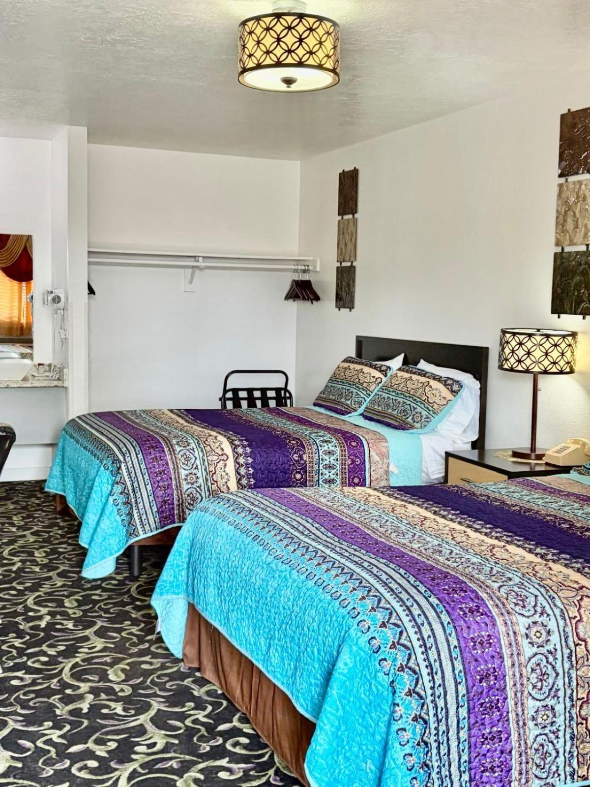 Queen Room Two Queen Beds
