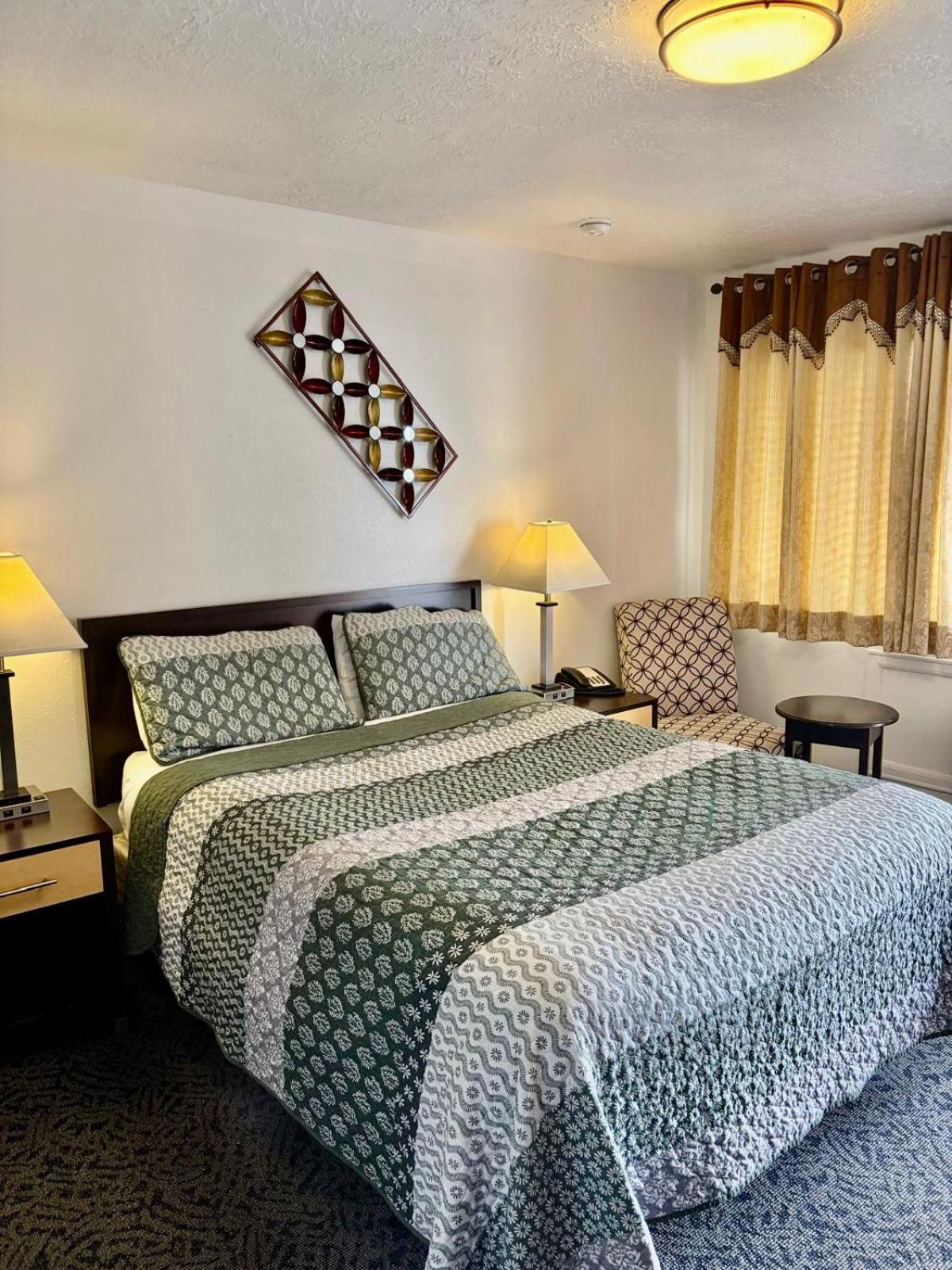 Queen Room