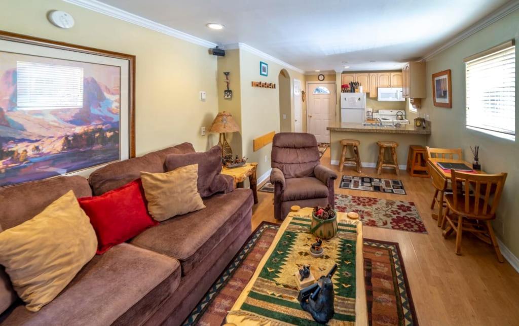 Mammoth View Villas #1, One Bedroom Condo, Off Site