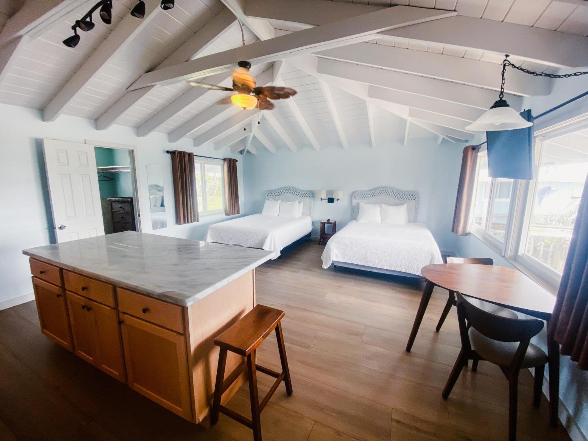 Large Studio Apartment Queen Beds