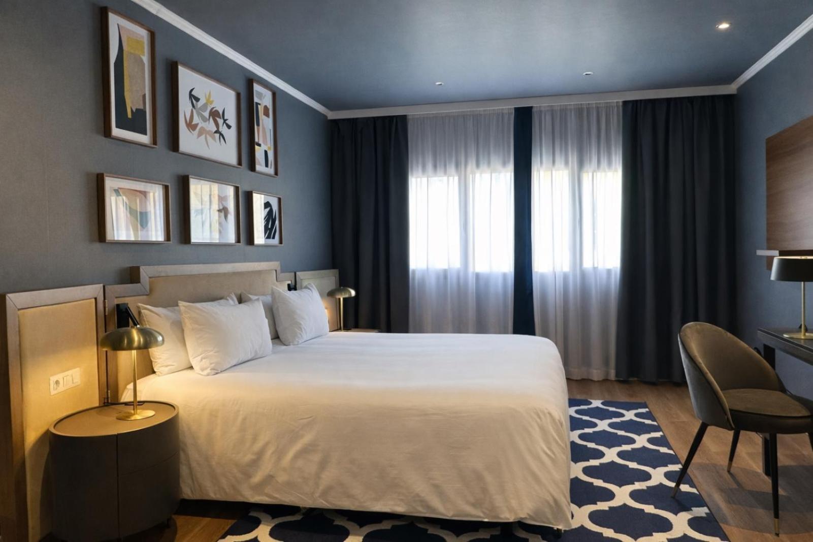 Premium King Room