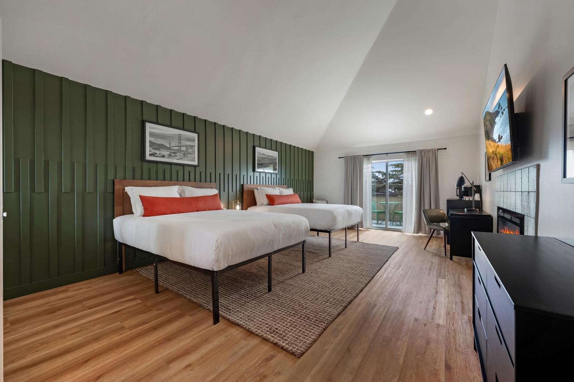 Premium Quadruple Room