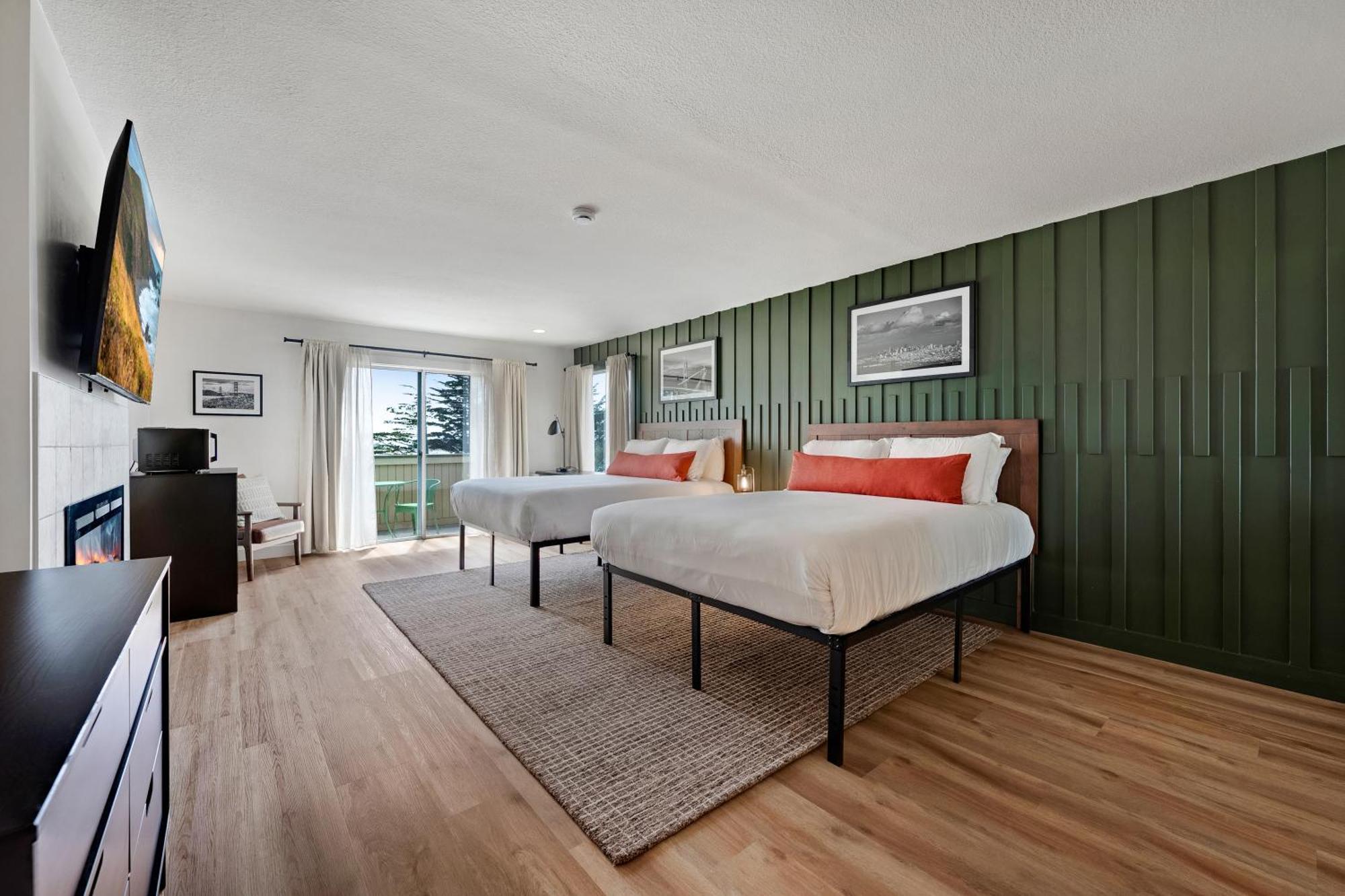 Standard Quadruple Room