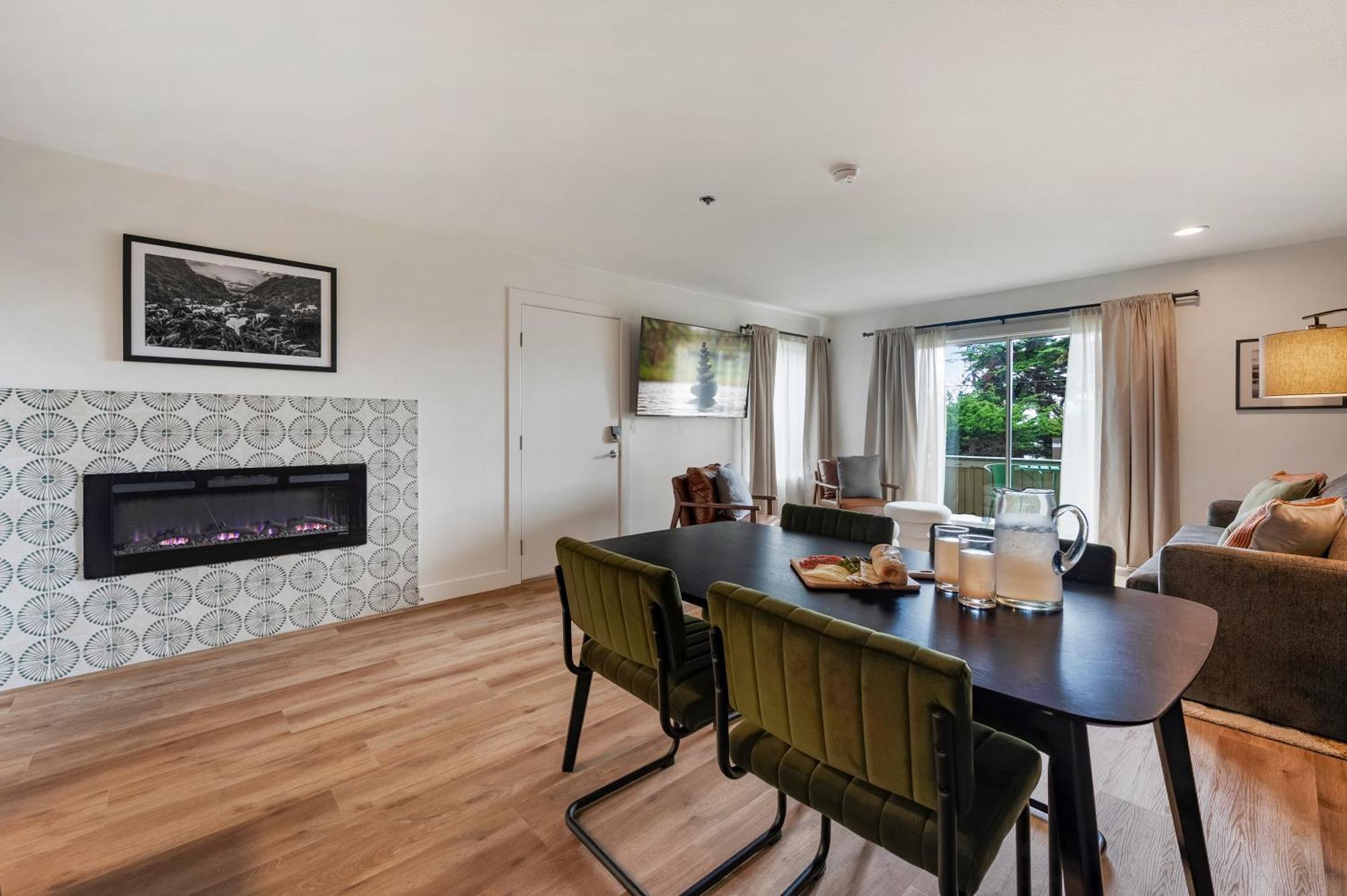 Deluxe Family Suite