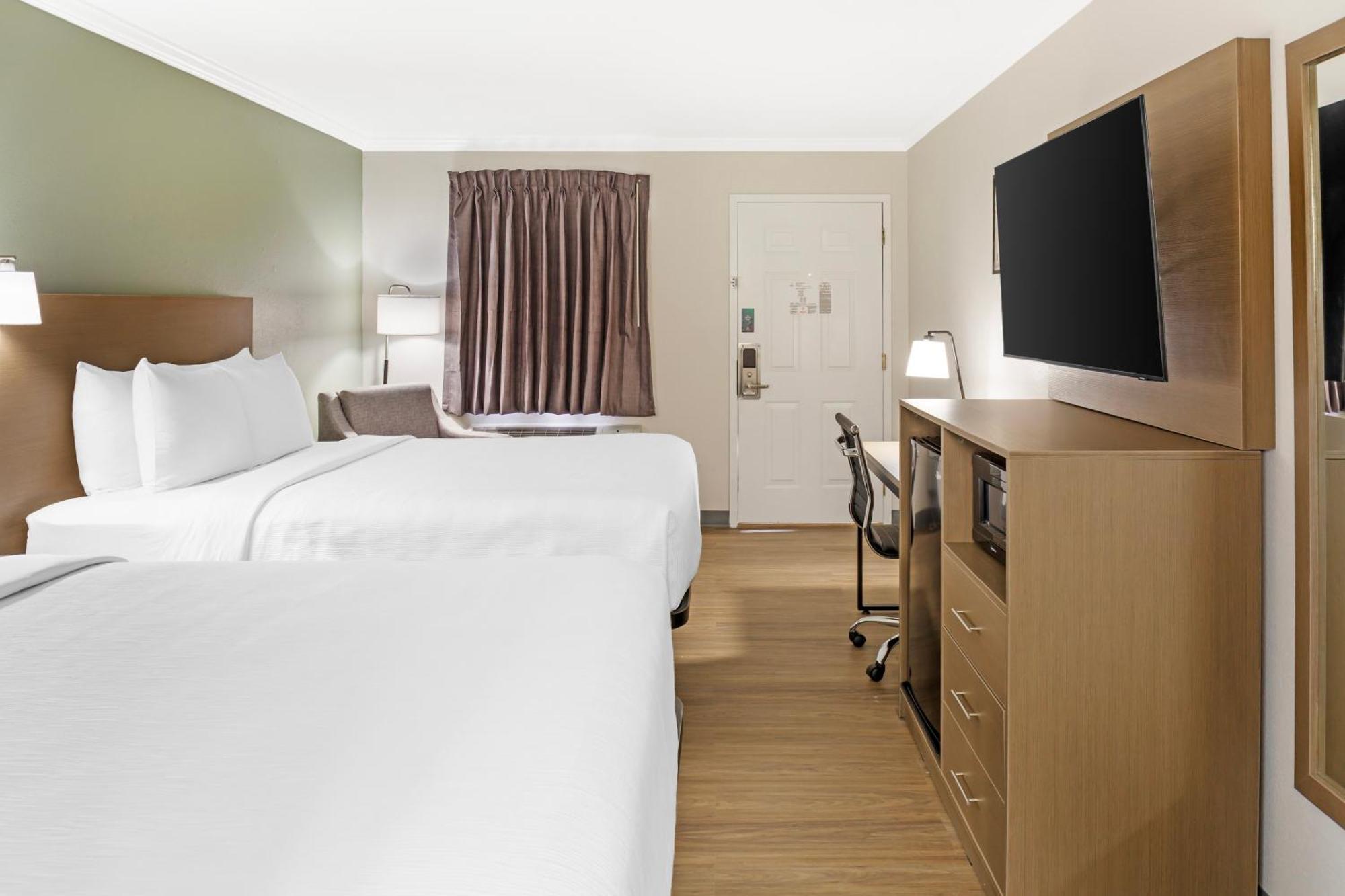 Queen Room with Two Queen Beds - Non-Smoking