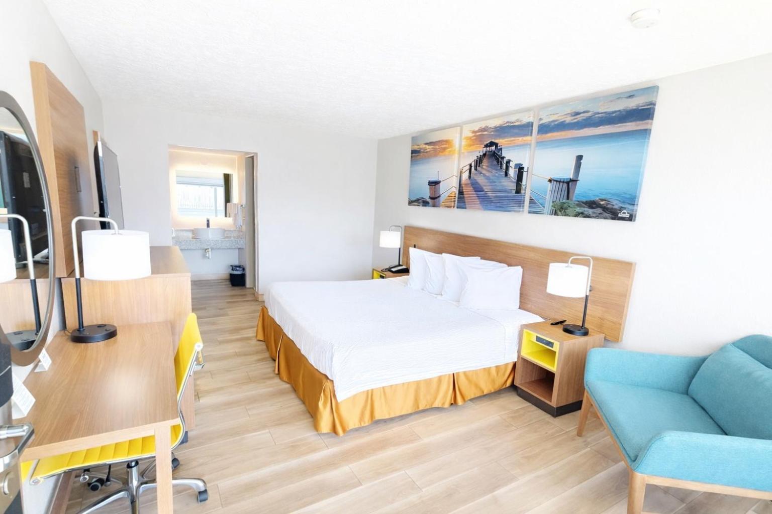 Deluxe King Room