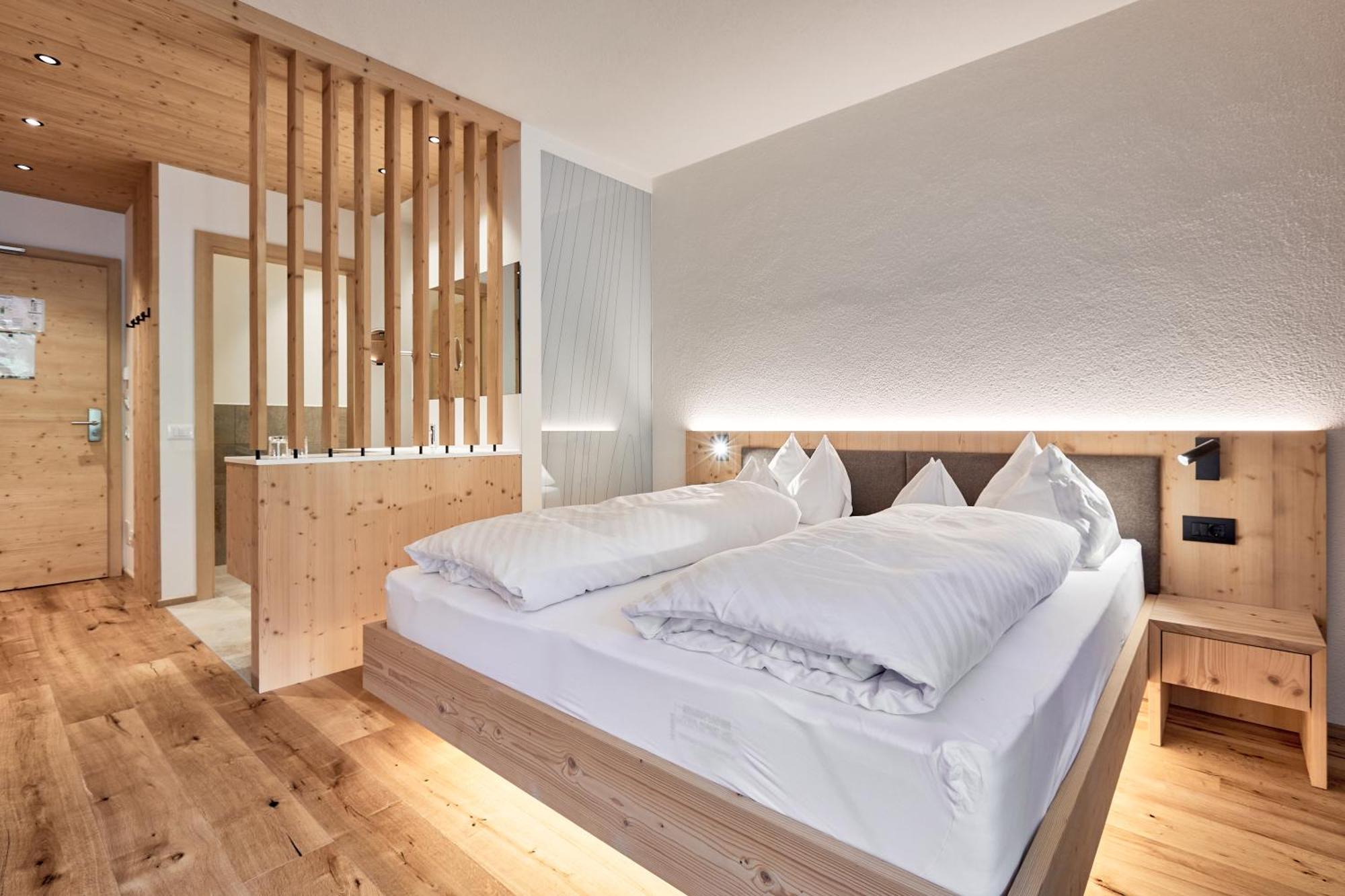 Standard Double or Twin Room Balcony