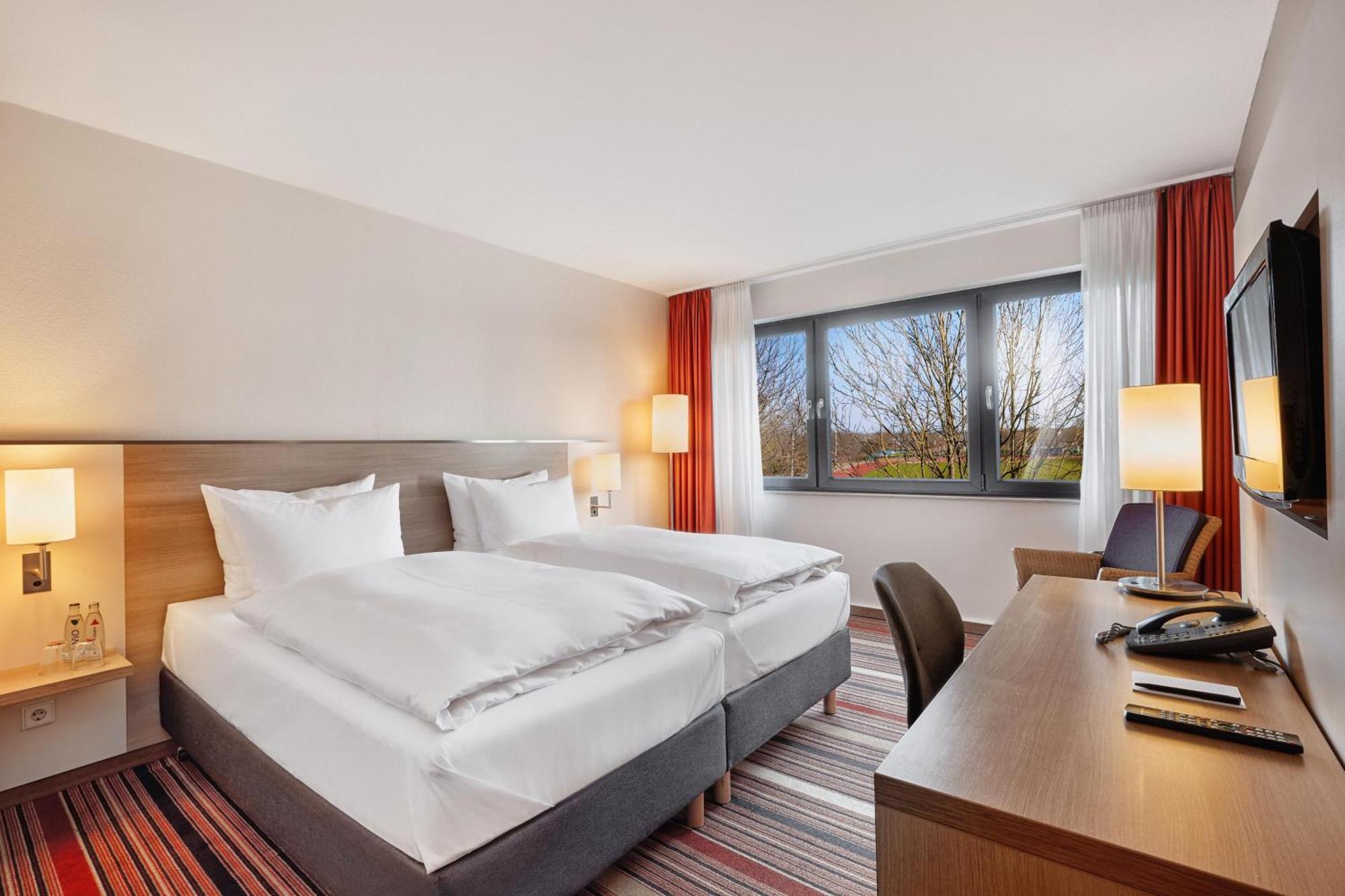 Comfort King Room Convertible into Two Single Beds,1765792542:JPEG