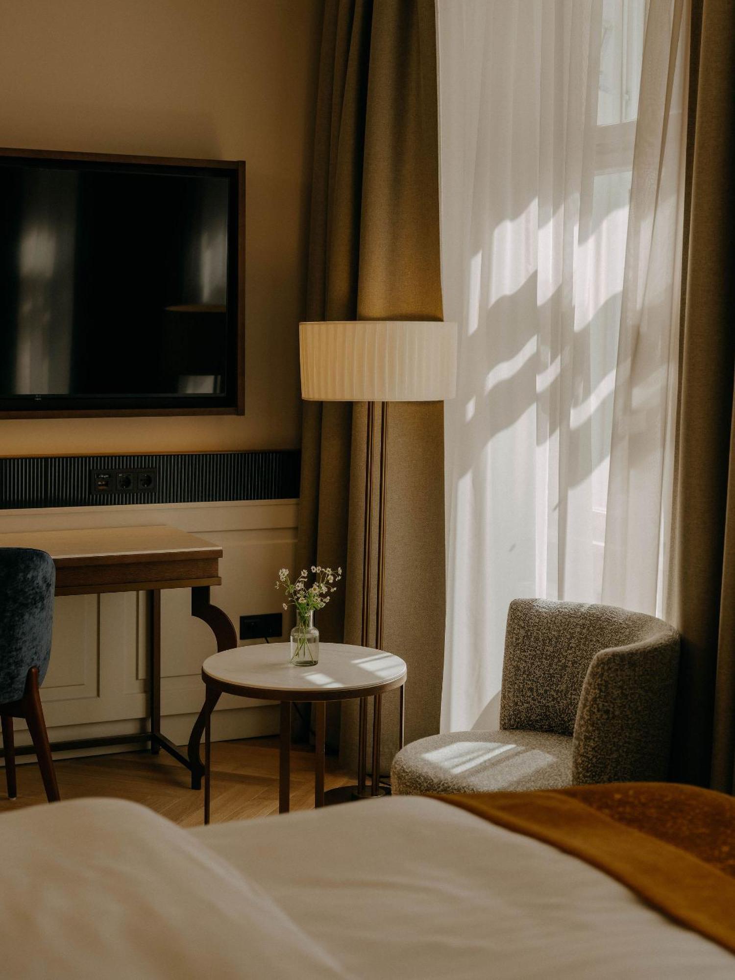 Deluxe Double or Twin Room