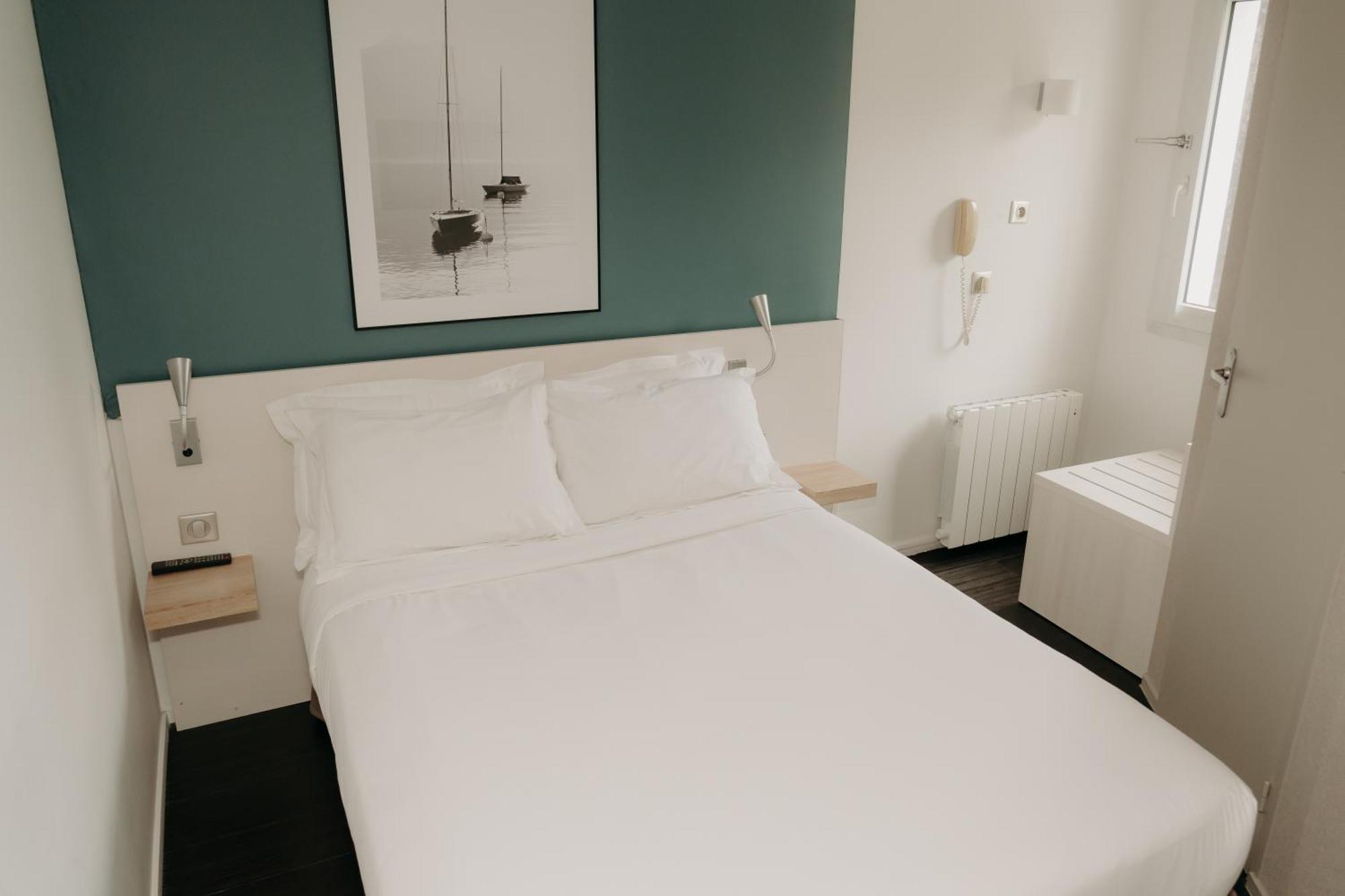 Privilege Room One Double Bed One Sofa Bed