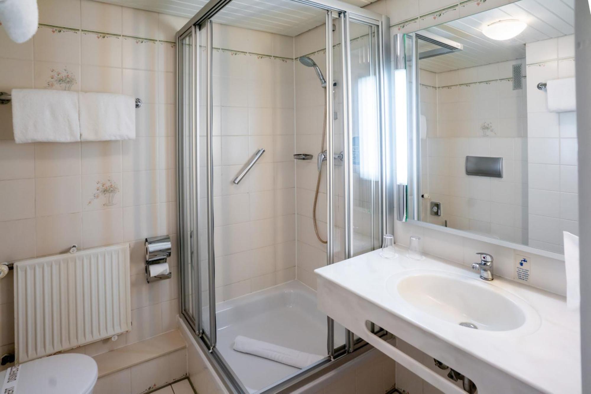 Comfort Double Room facing Courtyard no air-condition