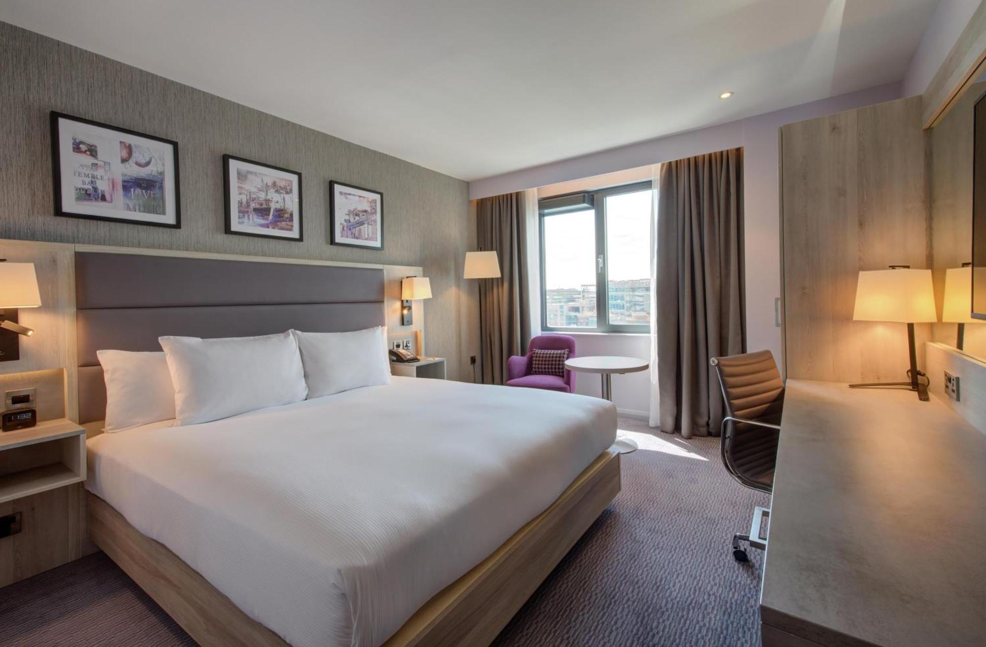 Deluxe King Room River View