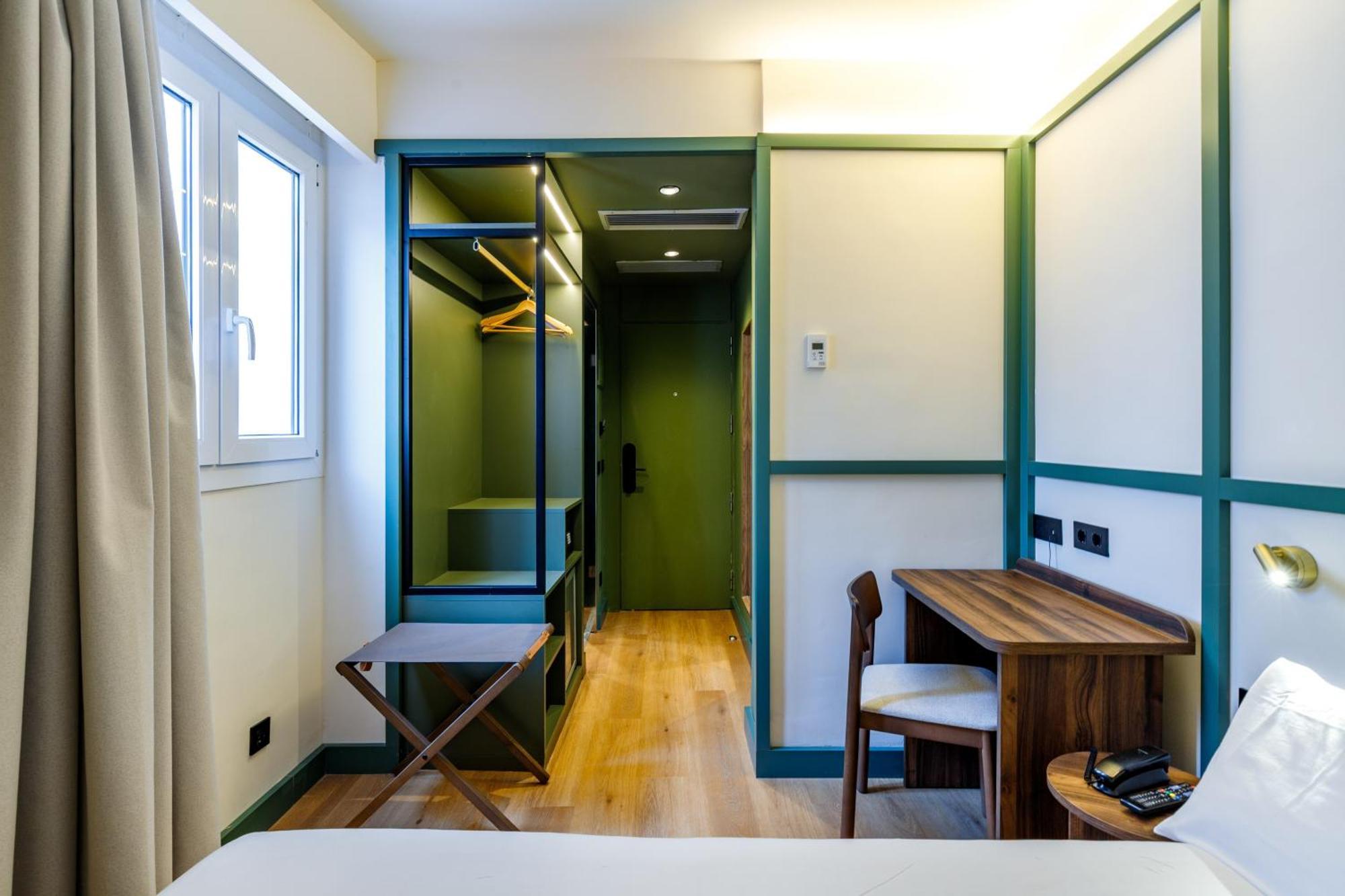 Single Room,1765808076:JPEG