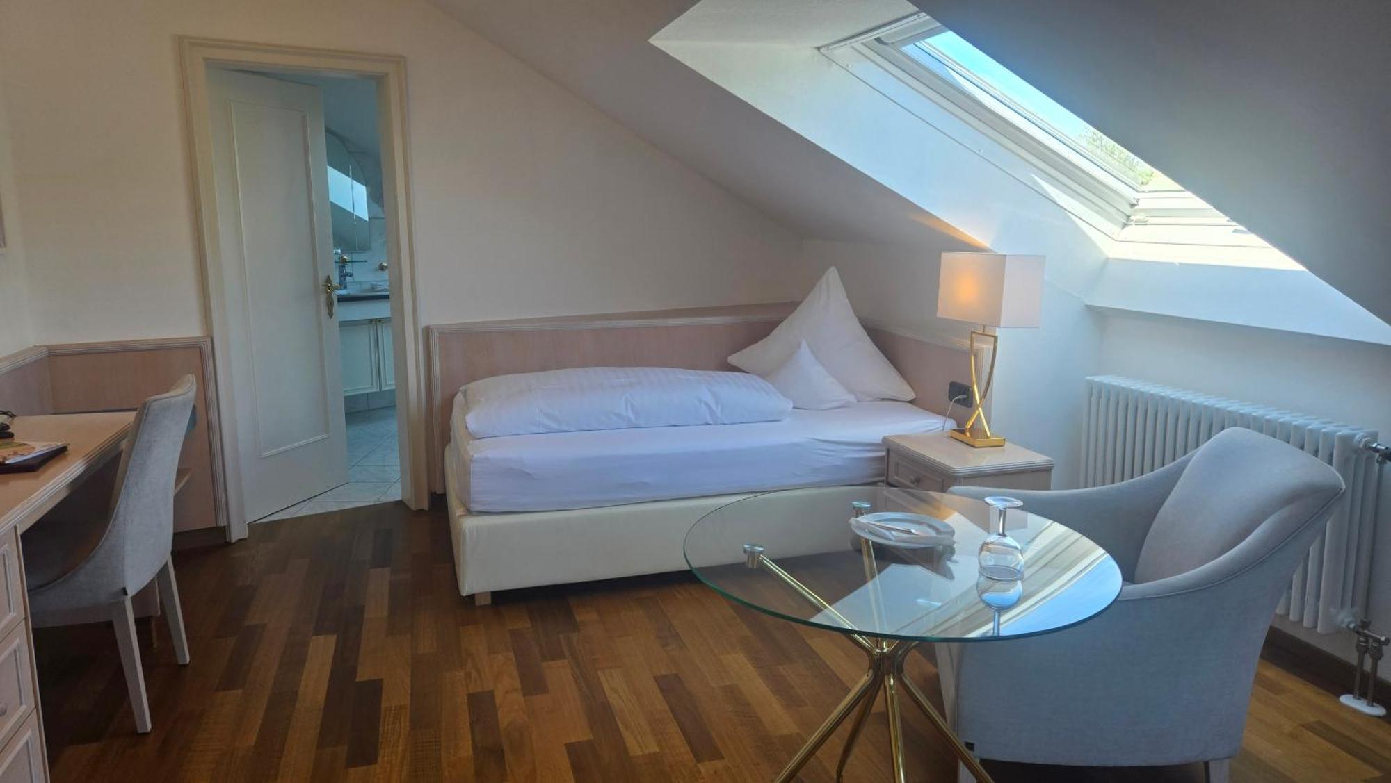 Single Room Balcony