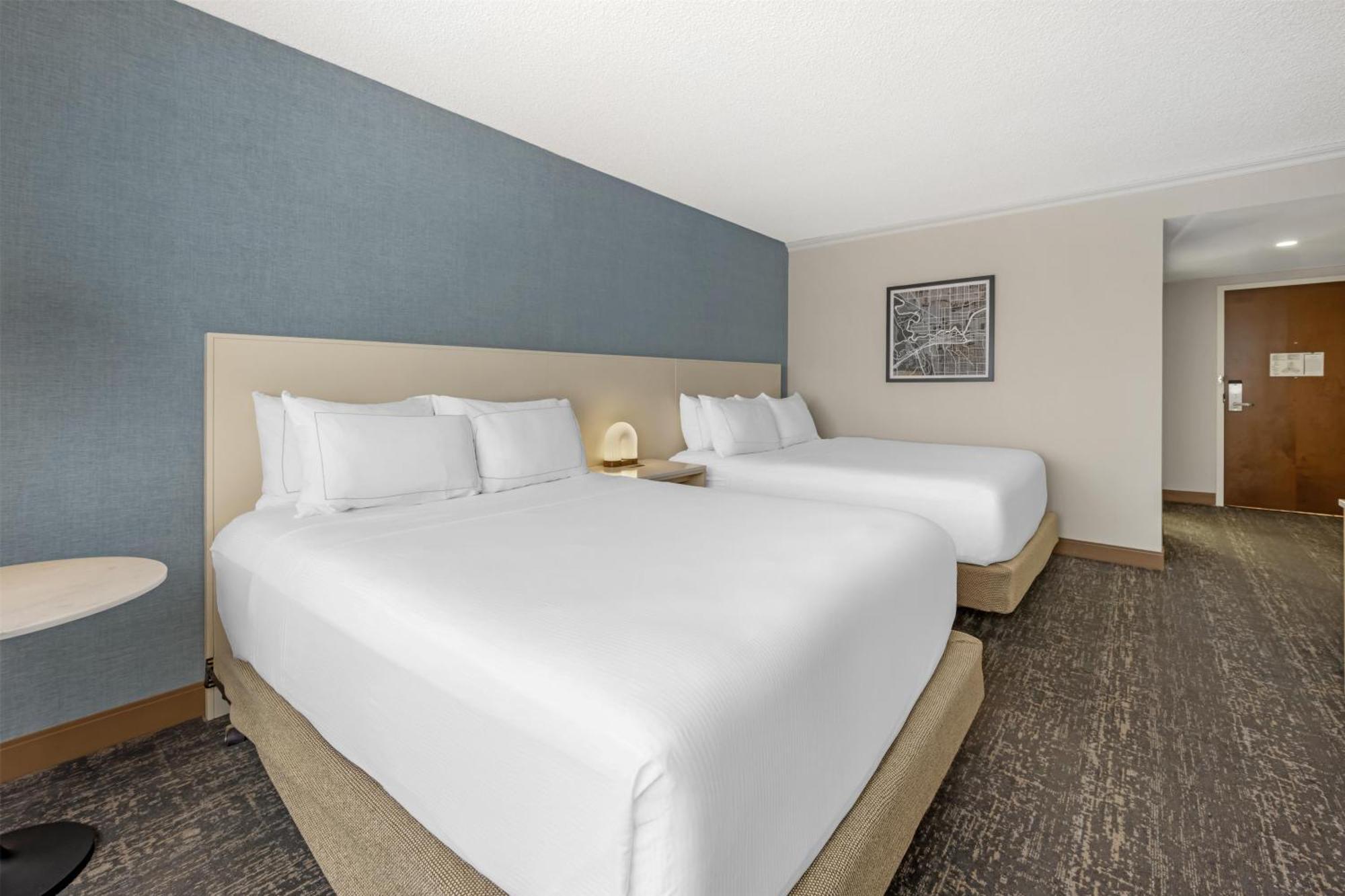 Queen Room Two Queen Beds Roll Shower