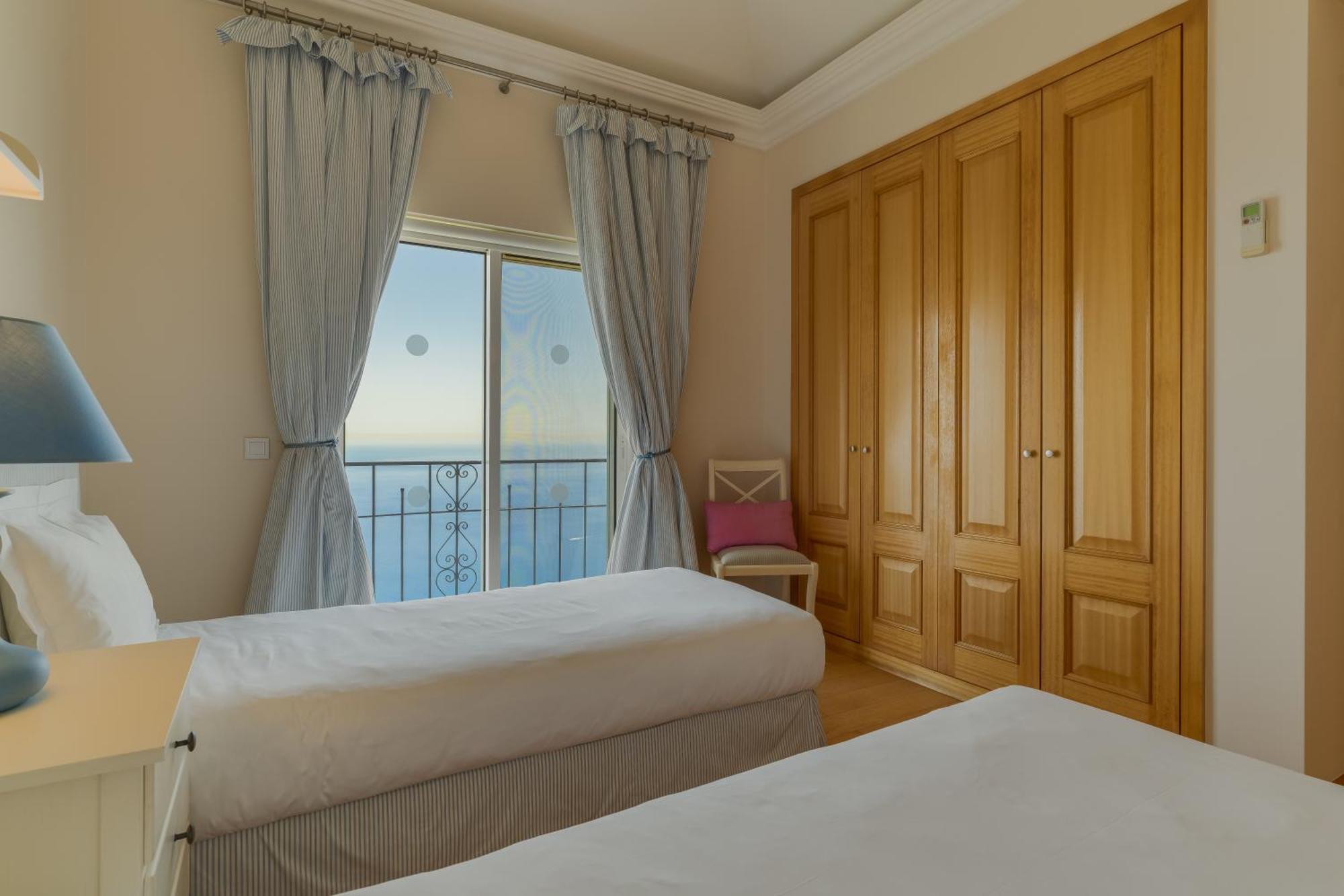 Three-Bedroom Villa Sea View