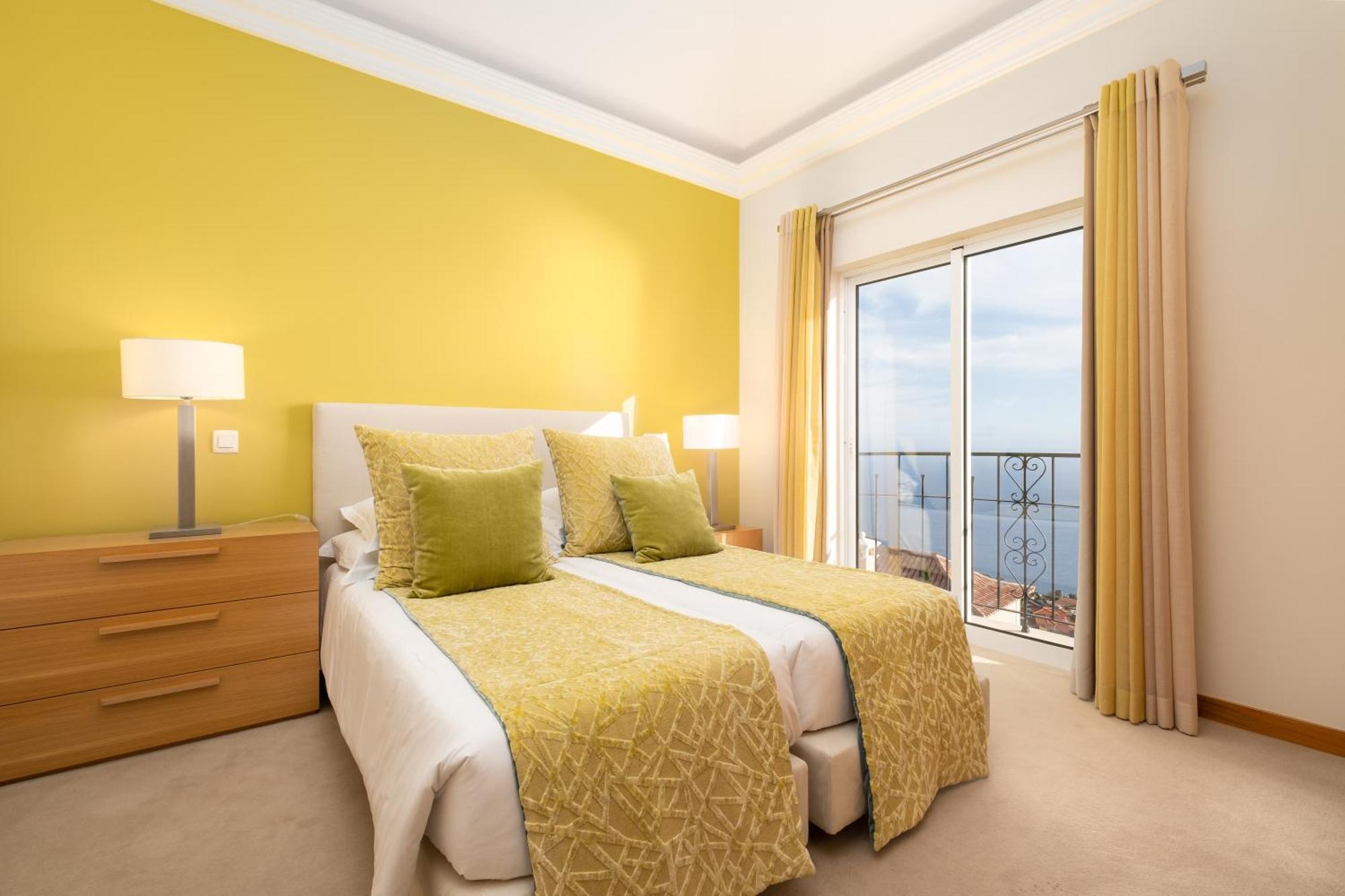 Three-Bedroom Villa Sea View