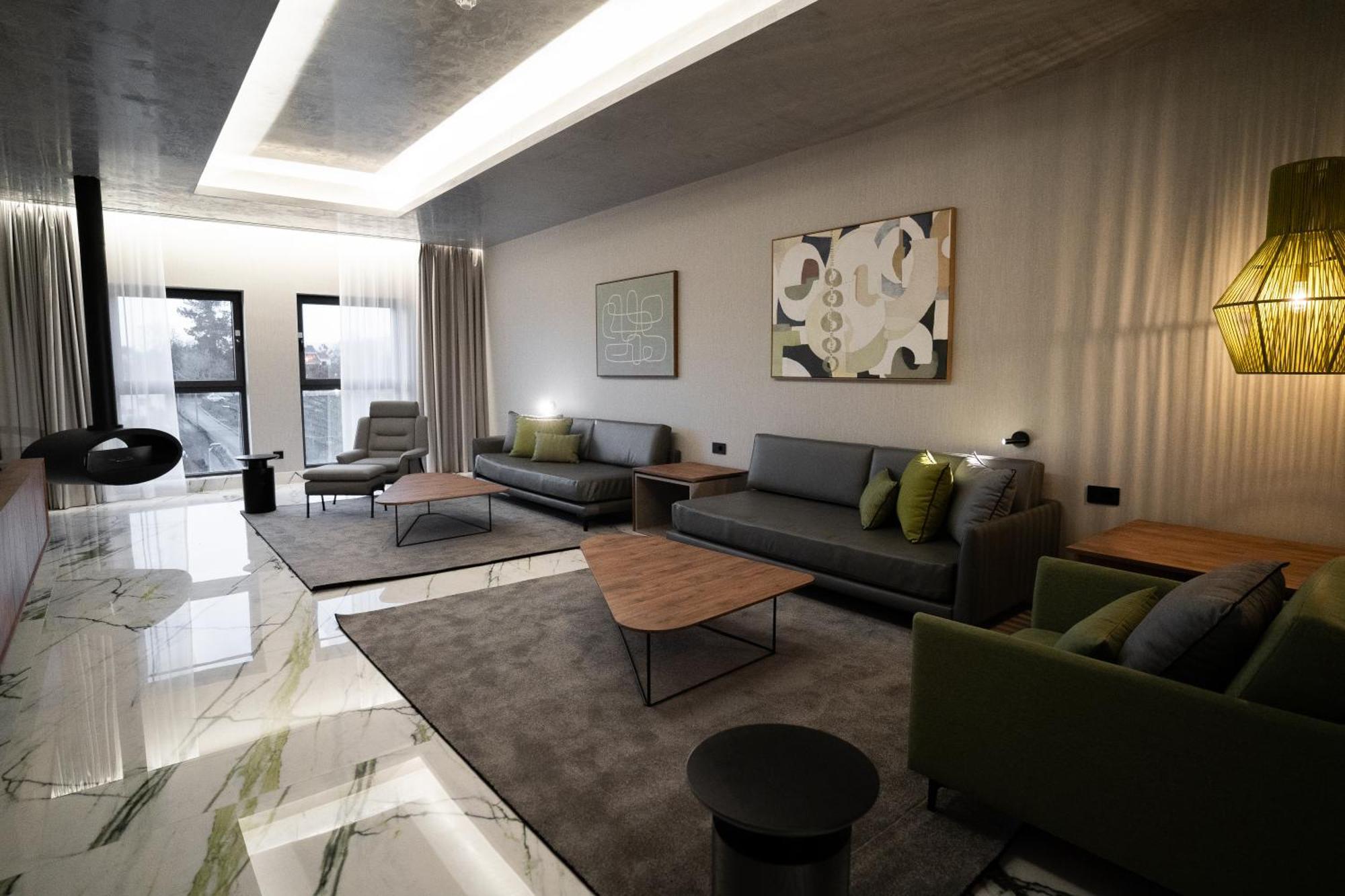 Premium Suite