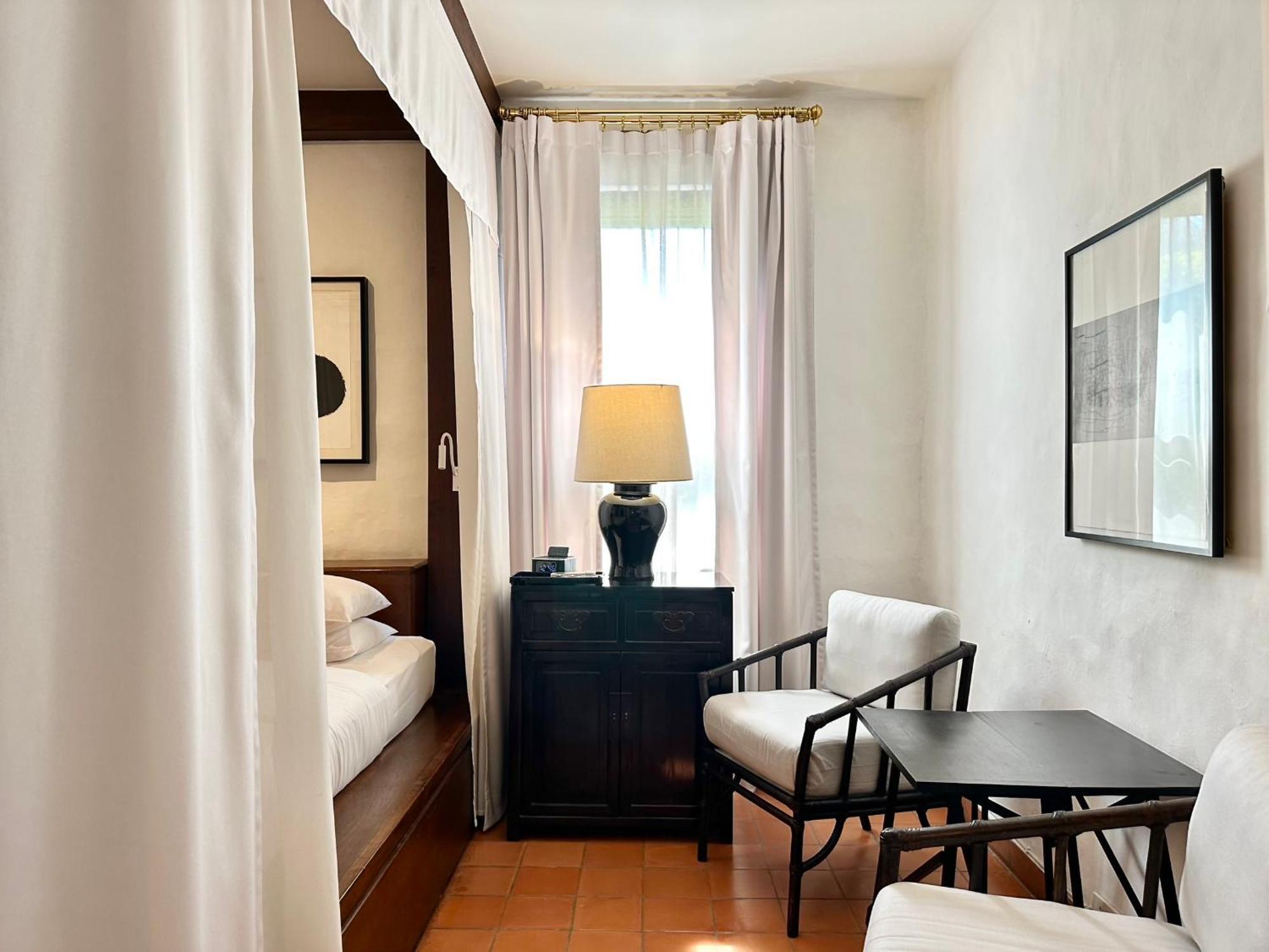 Deluxe Double Room Above 12 Years Old Only