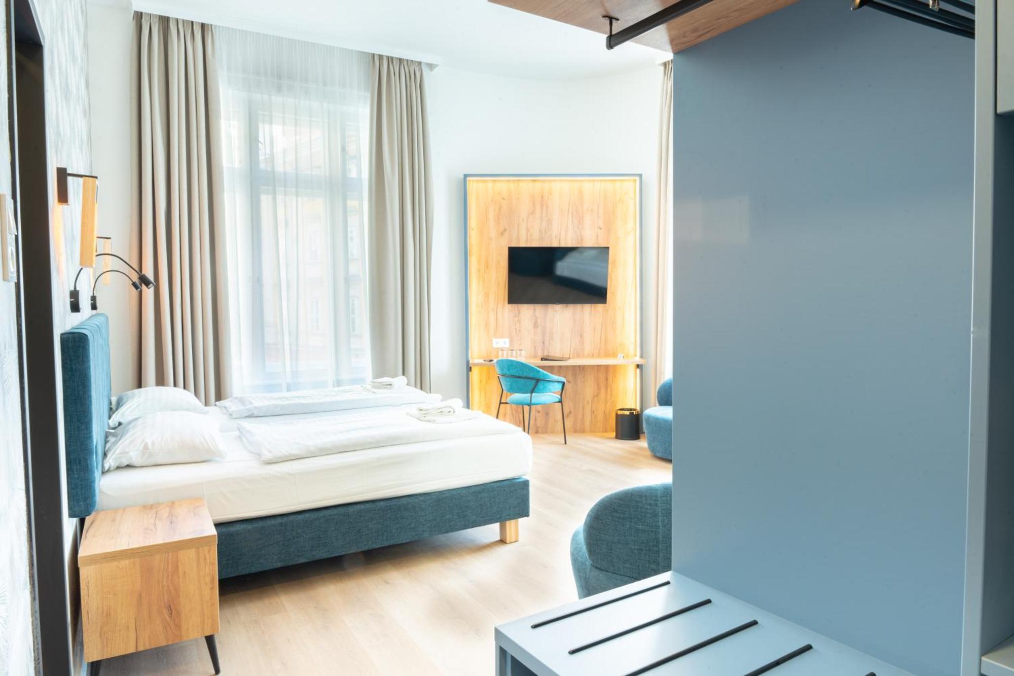 Deluxe Double Room Extra Bed Street View