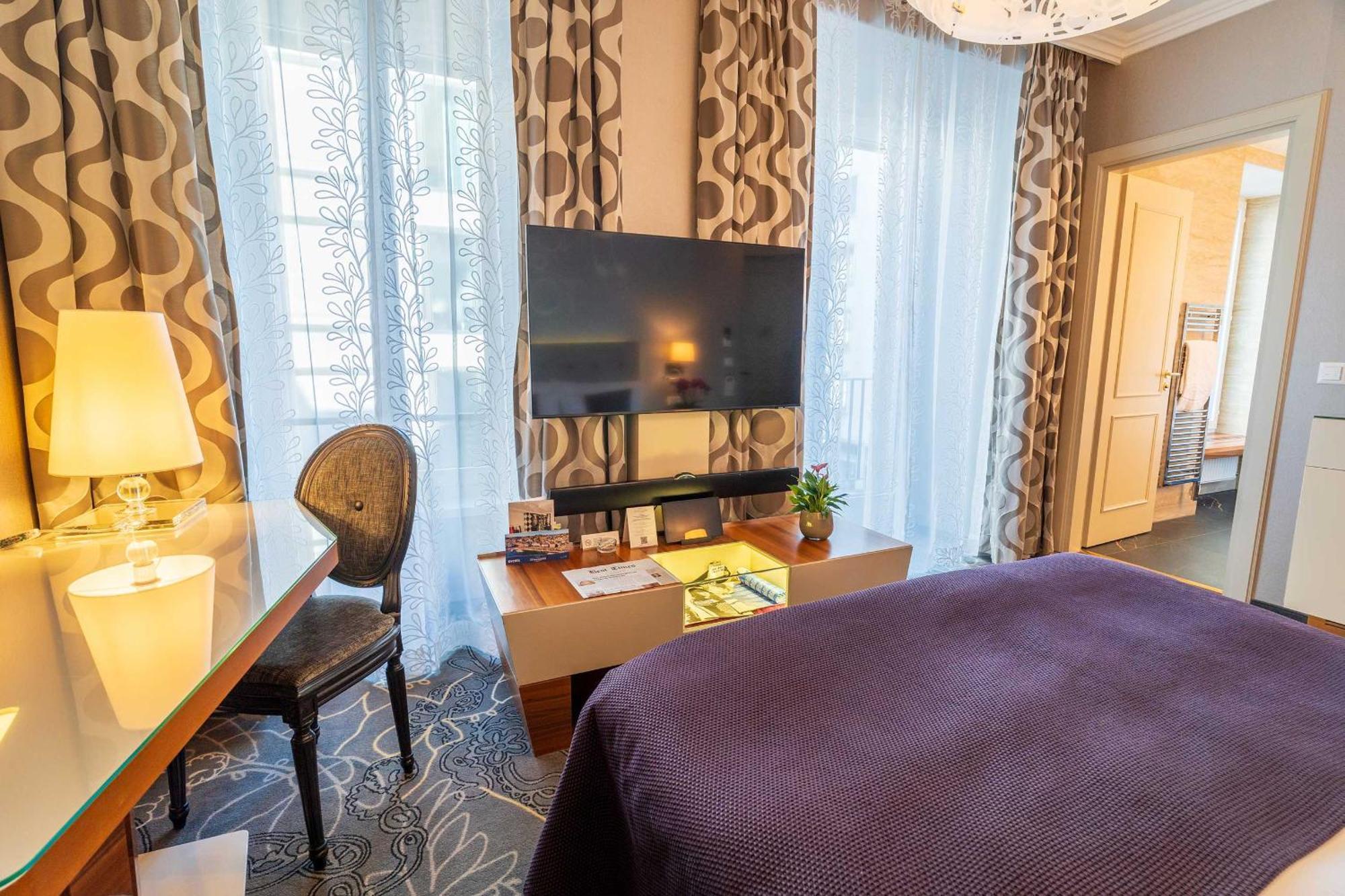 Style Double Room with City View