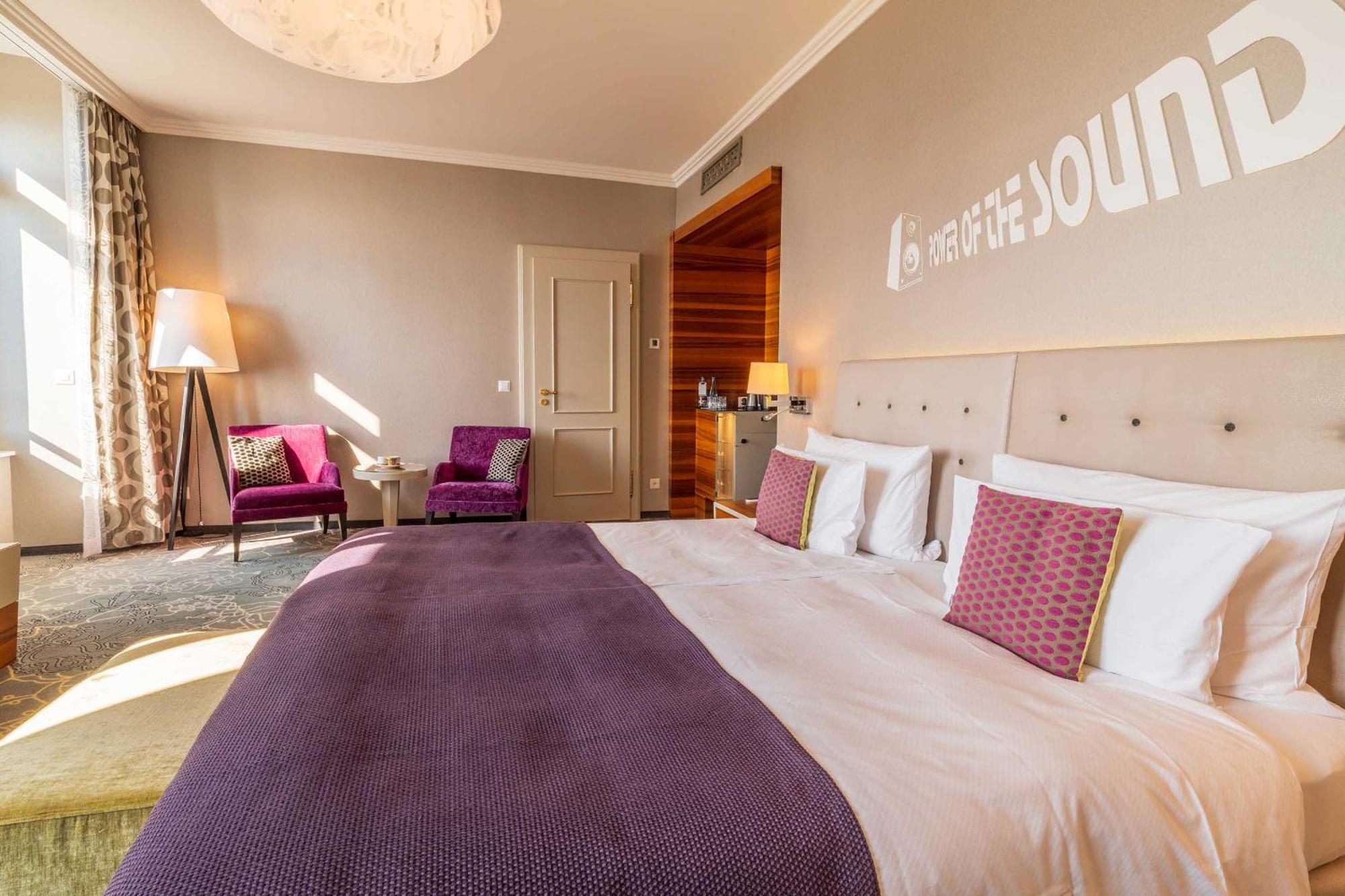 Deluxe Double or Twin Room Lake View