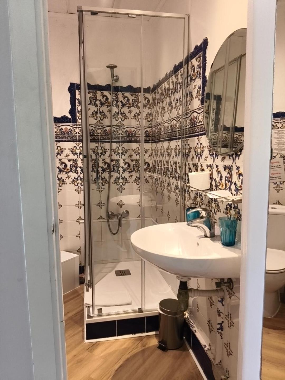 Double Room Private Bathroom