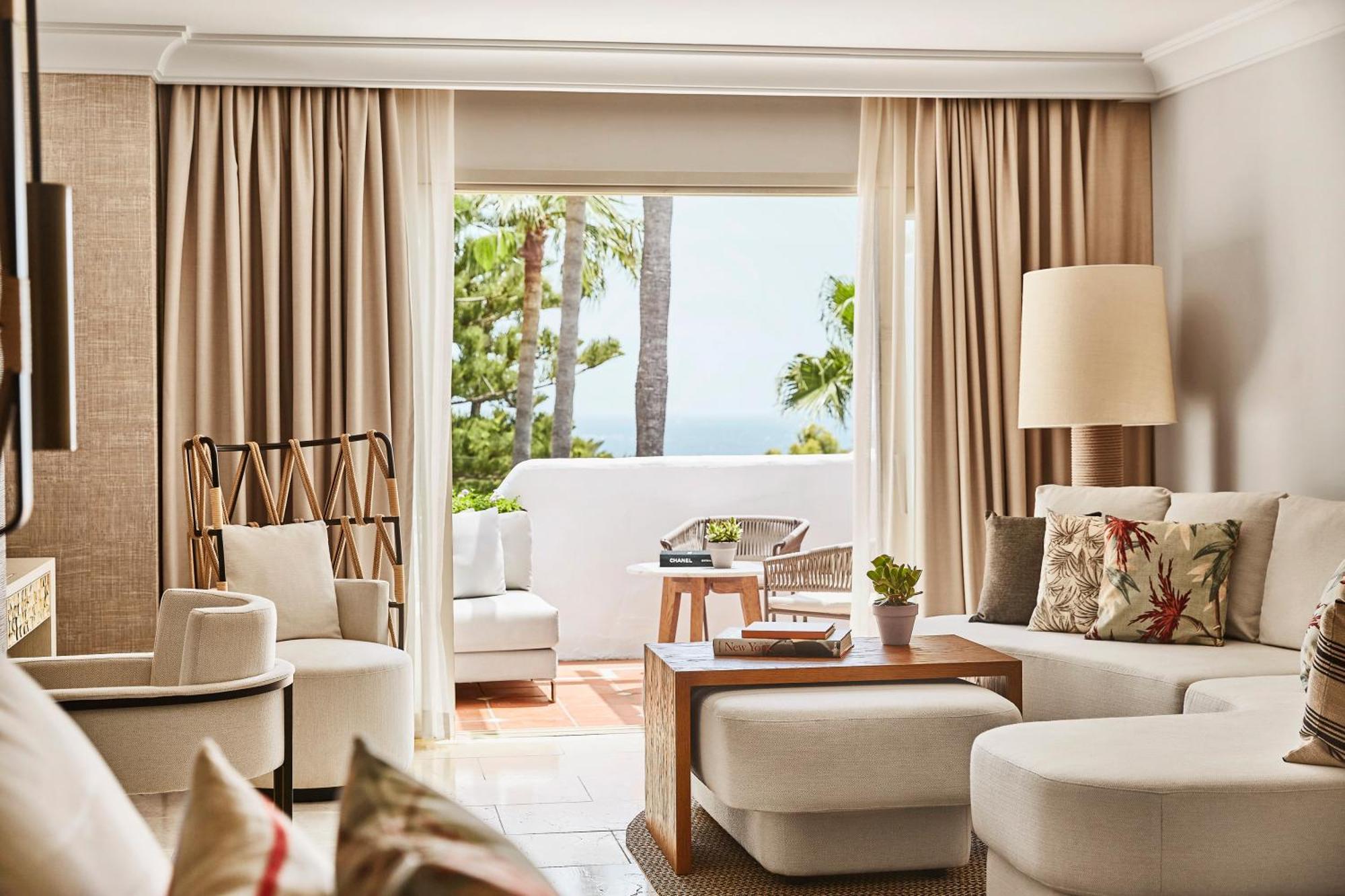 Grand Junior Suite Partial Sea View