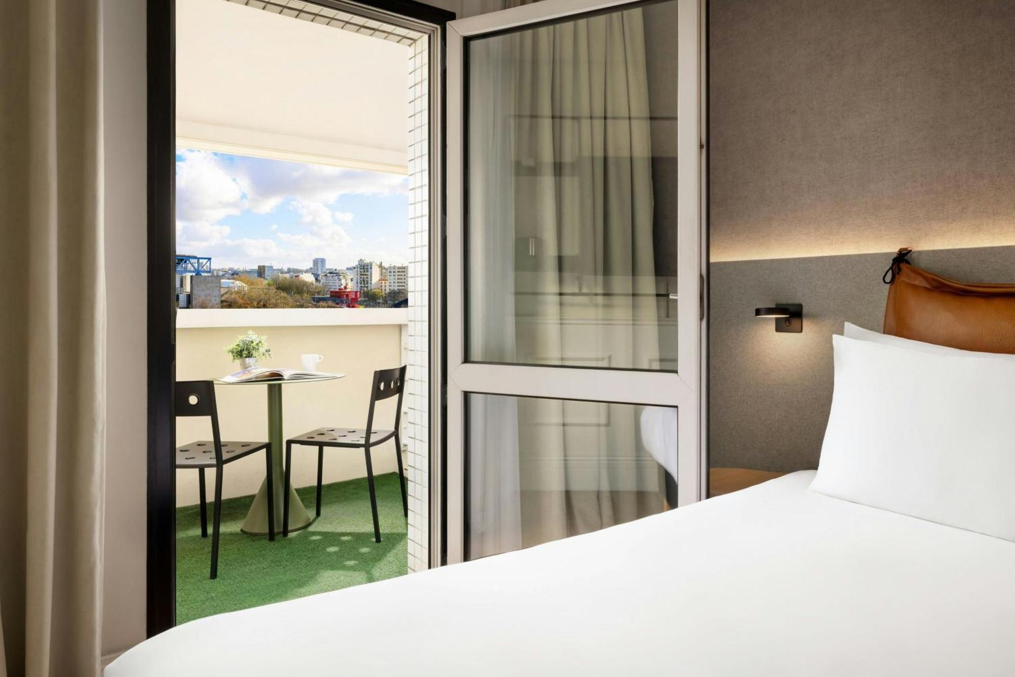 Supreme Queen Room Balcony