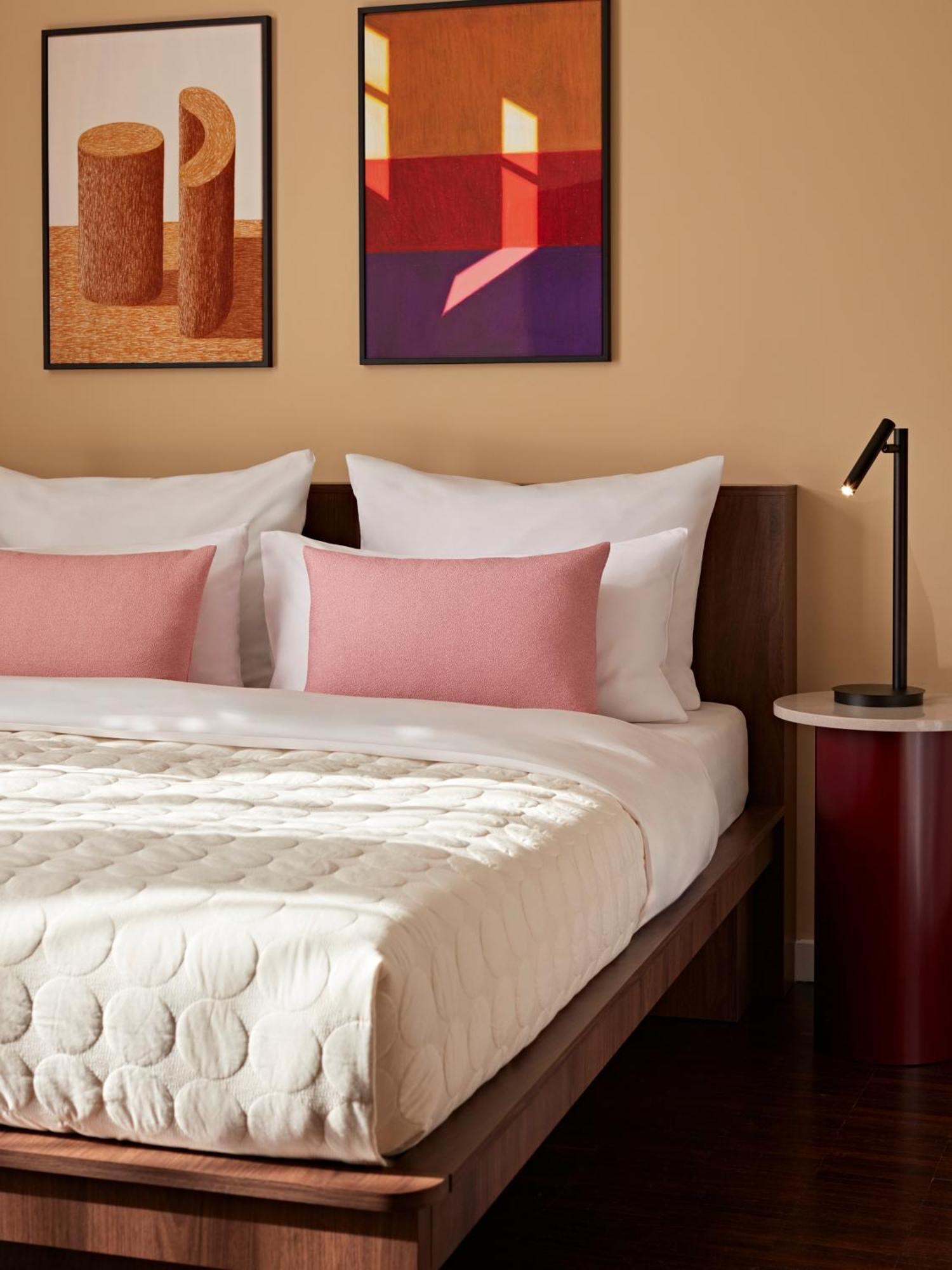 Medium Room