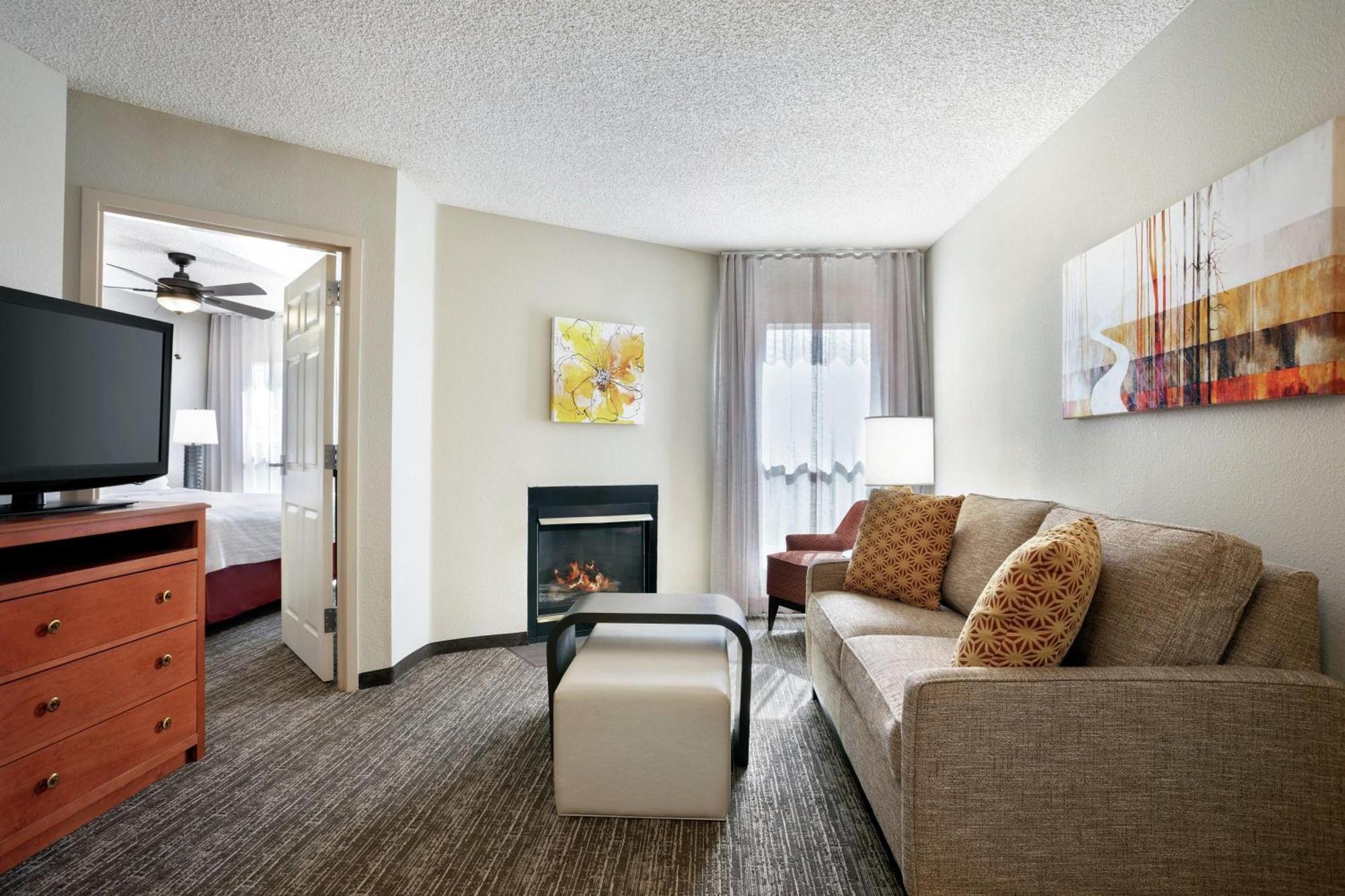 One-Bedroom King Suite Fireplace Non-Smoking