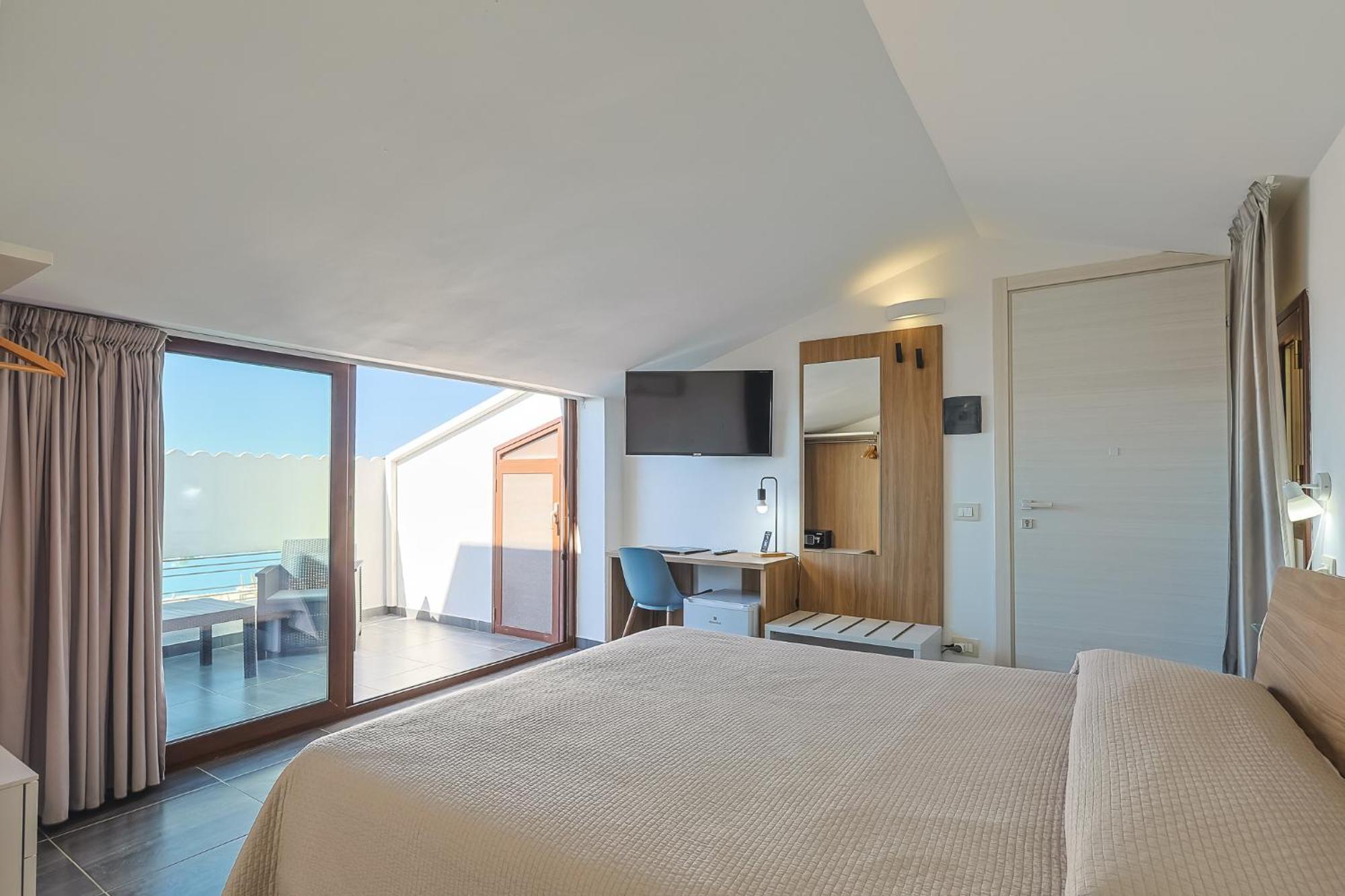 Deluxe Double Room Sea View Annex