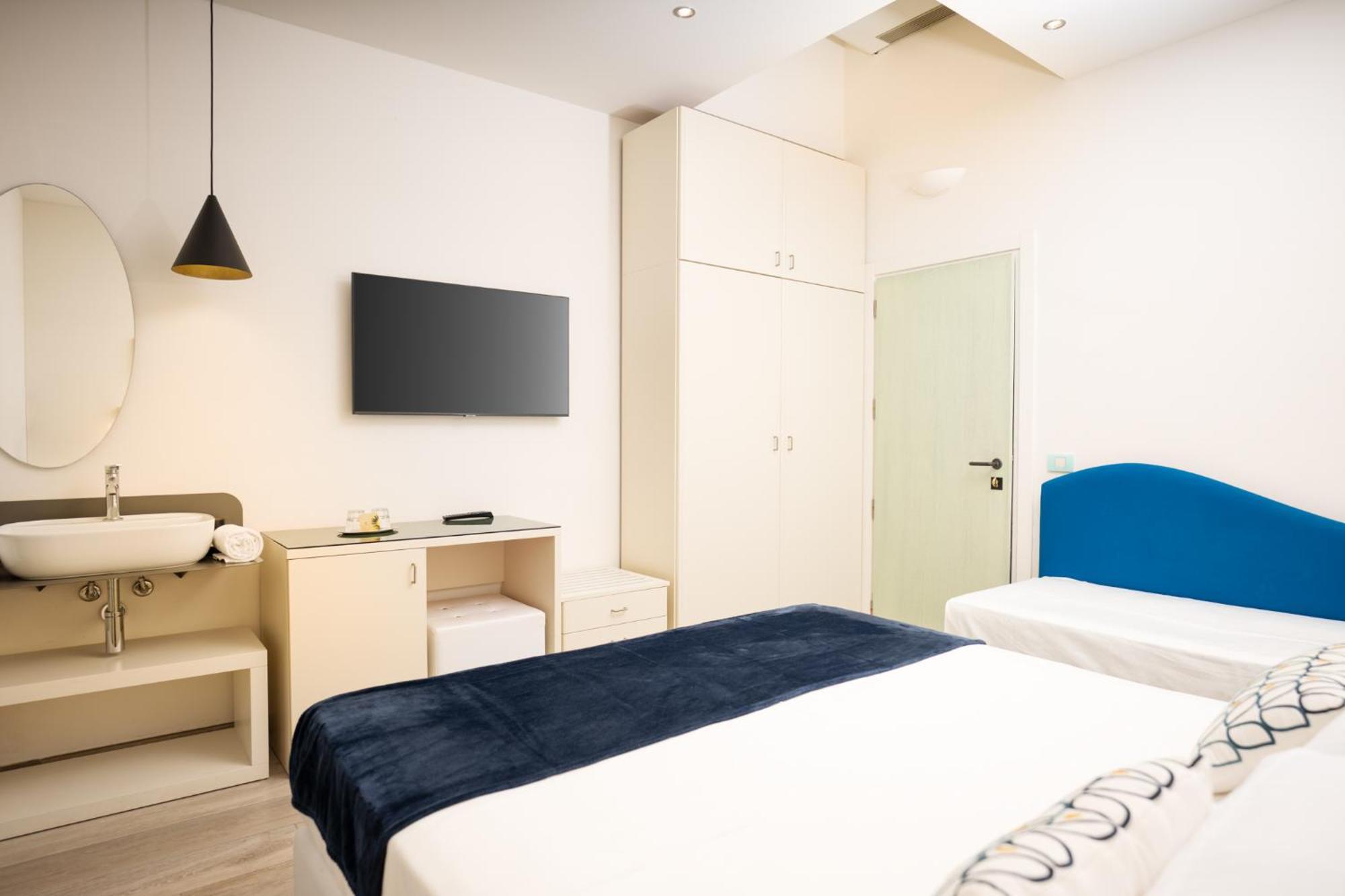 Classic Quadruple Room