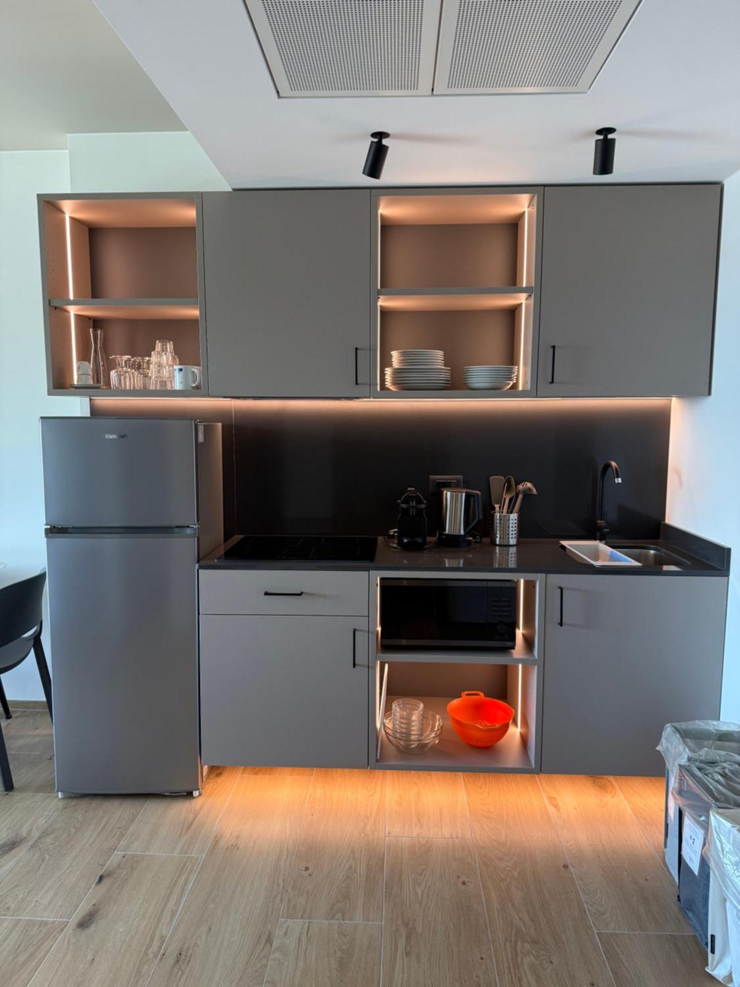 Front Lake Apartment