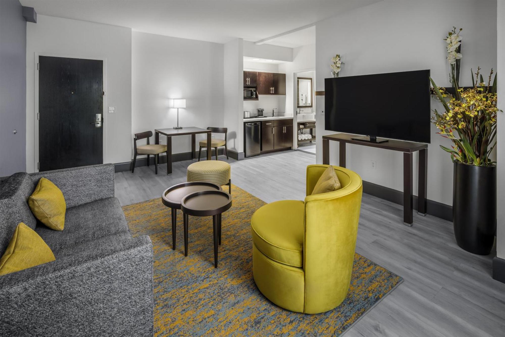 Two-Bedroom King Suite
