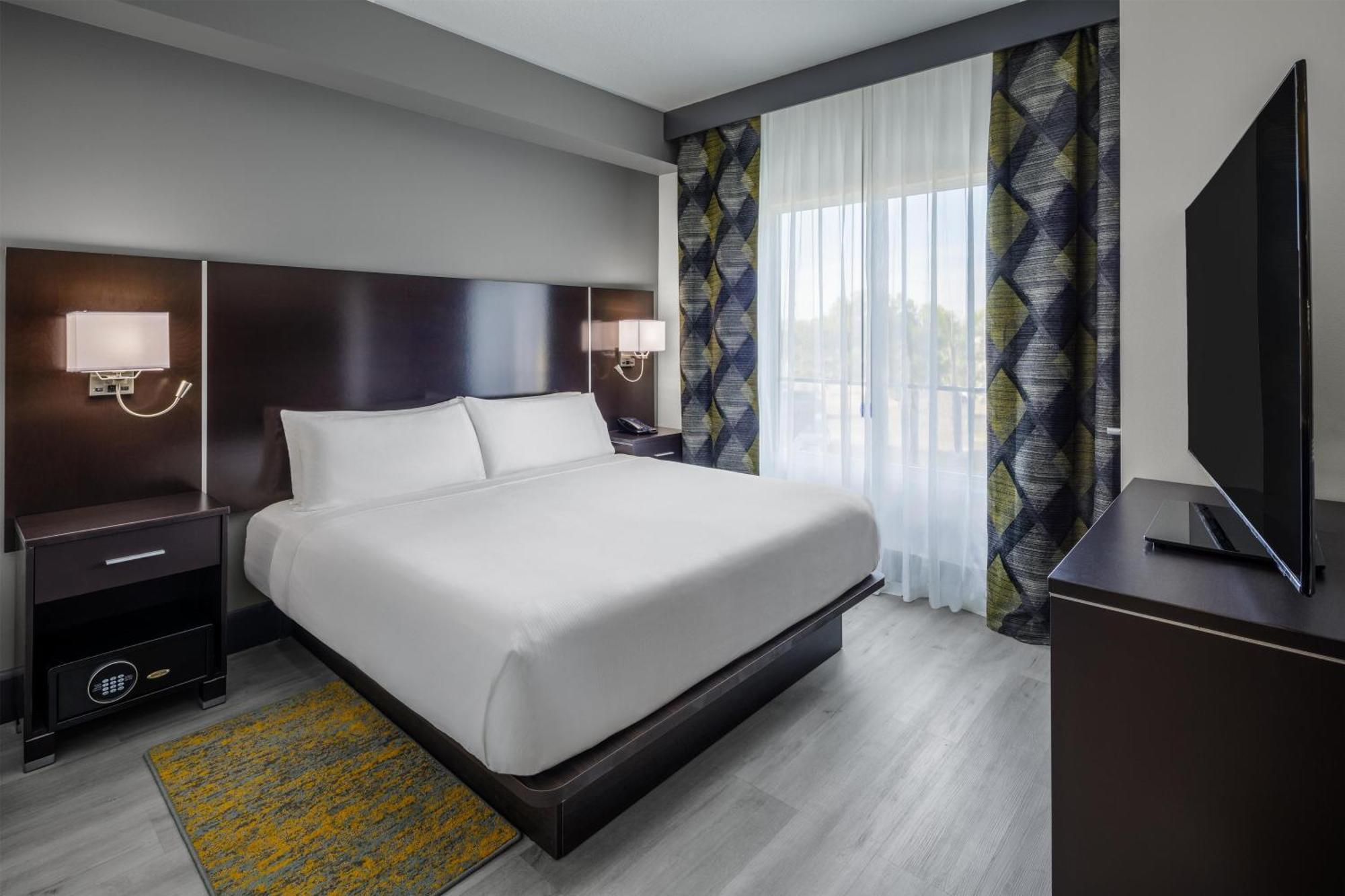 Two-Bedroom King Suite