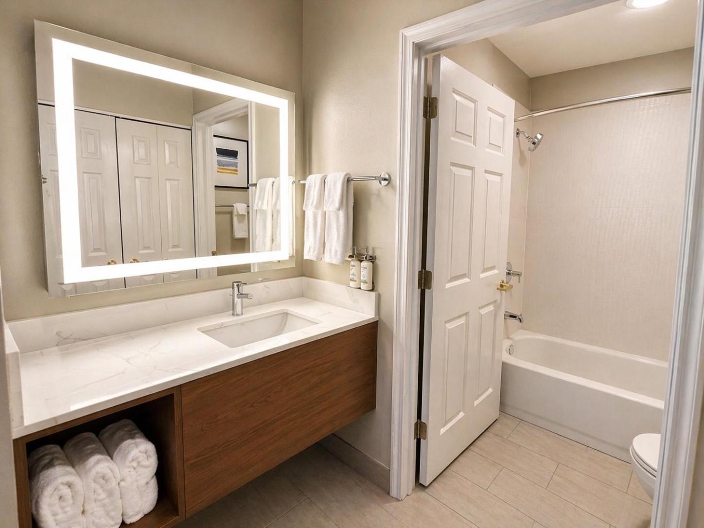 Studio Queen Suite