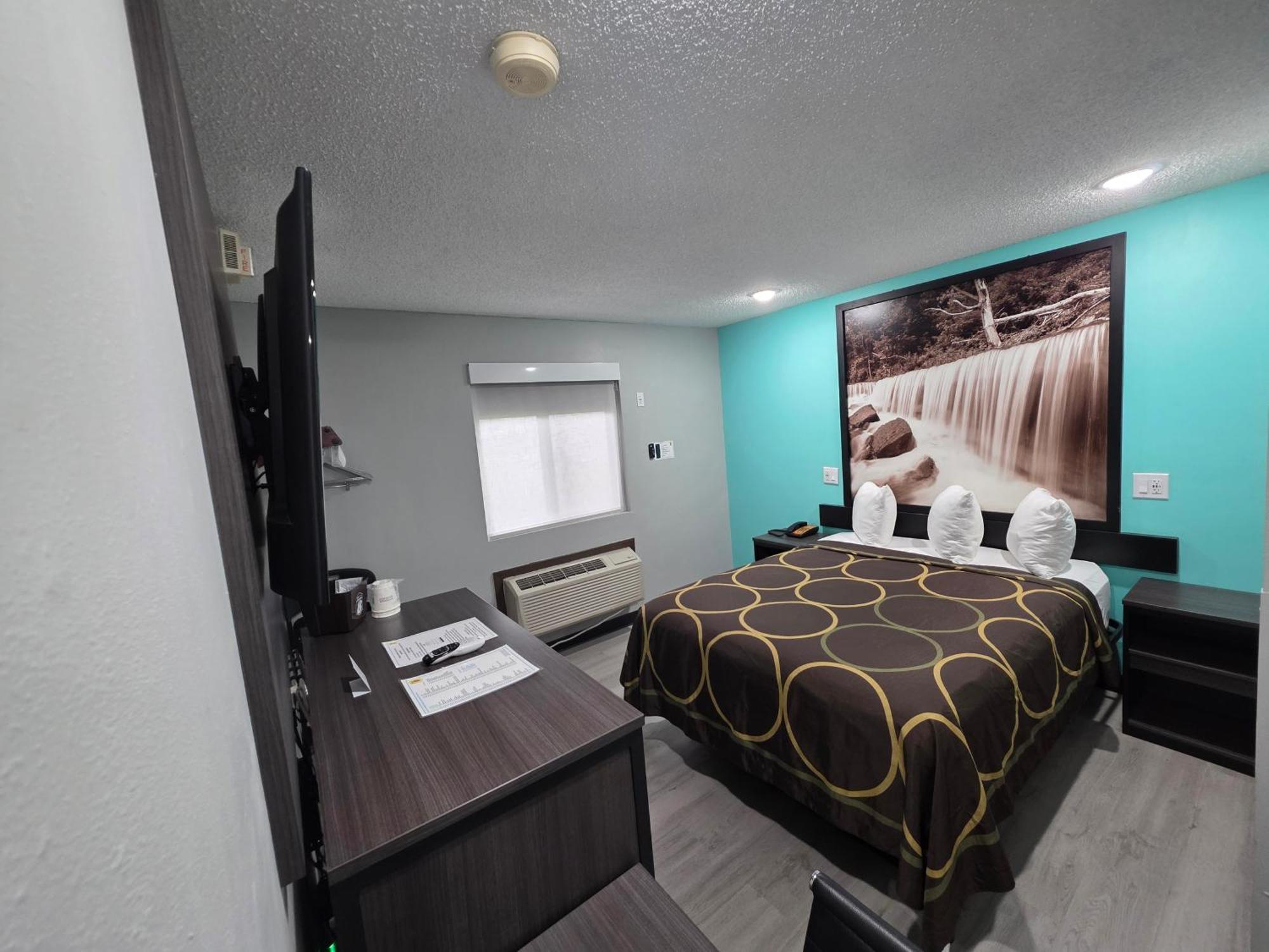 Queen Room Mobility Access or Non-Smoking