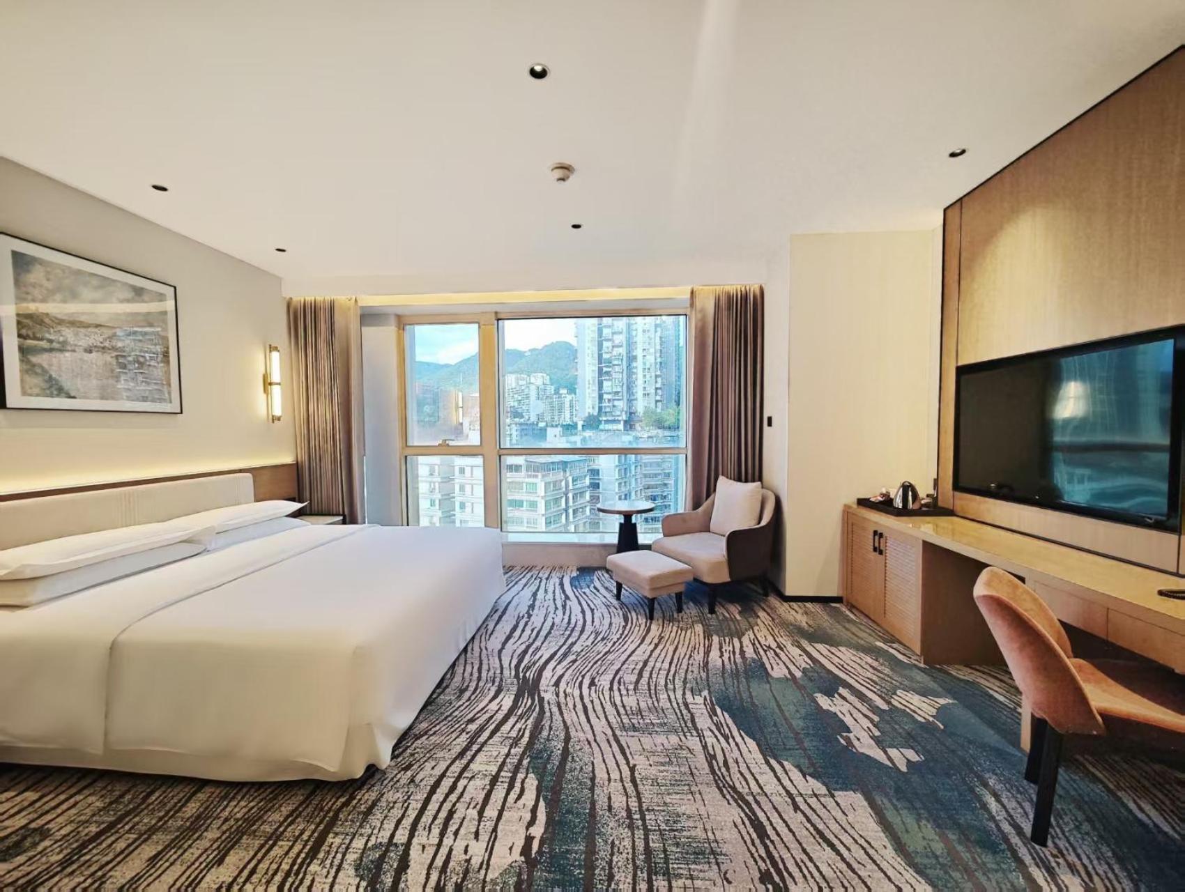 Deluxe King Room