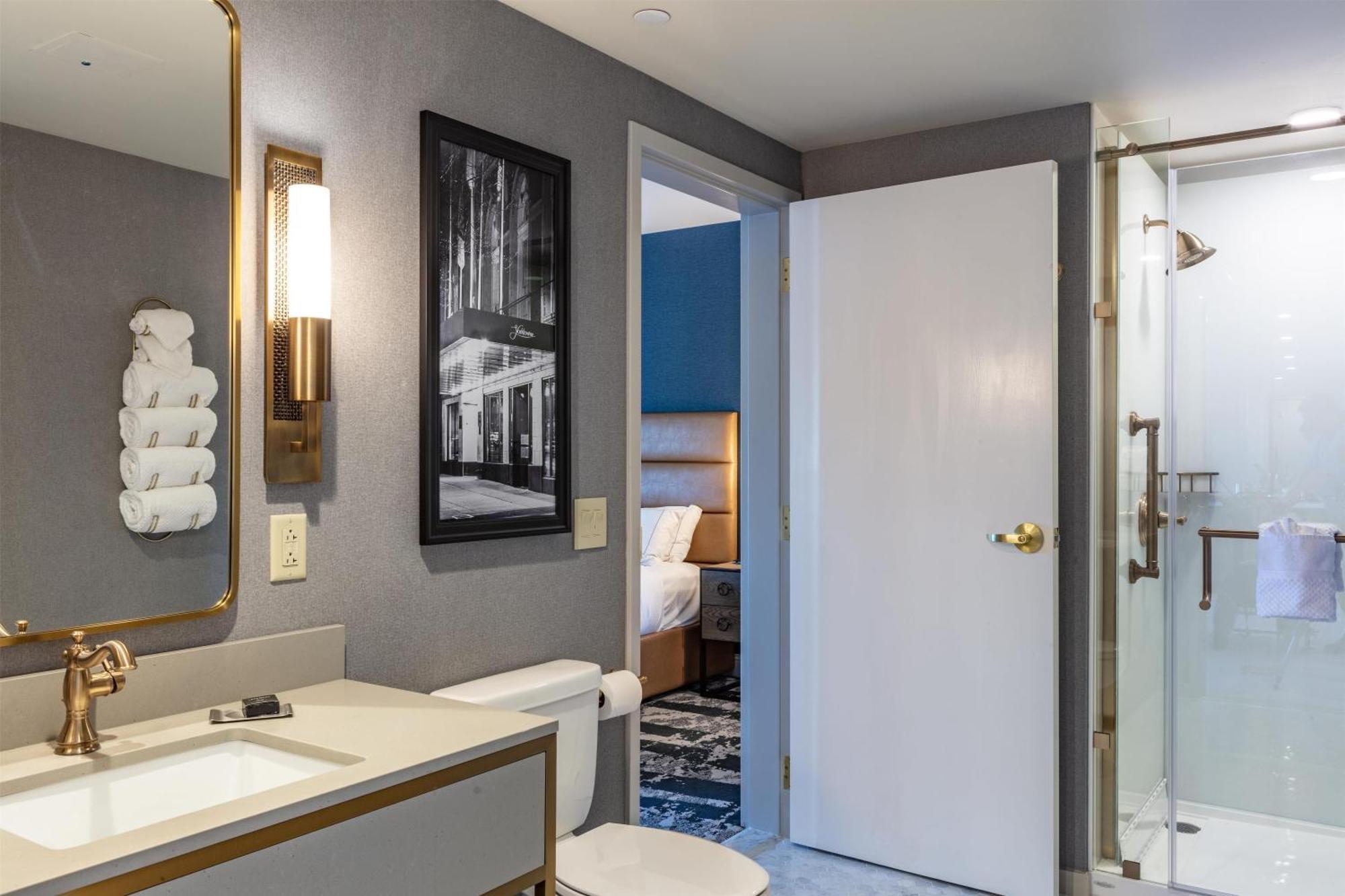 Deluxe King Room Tub Mobility Hearing Access