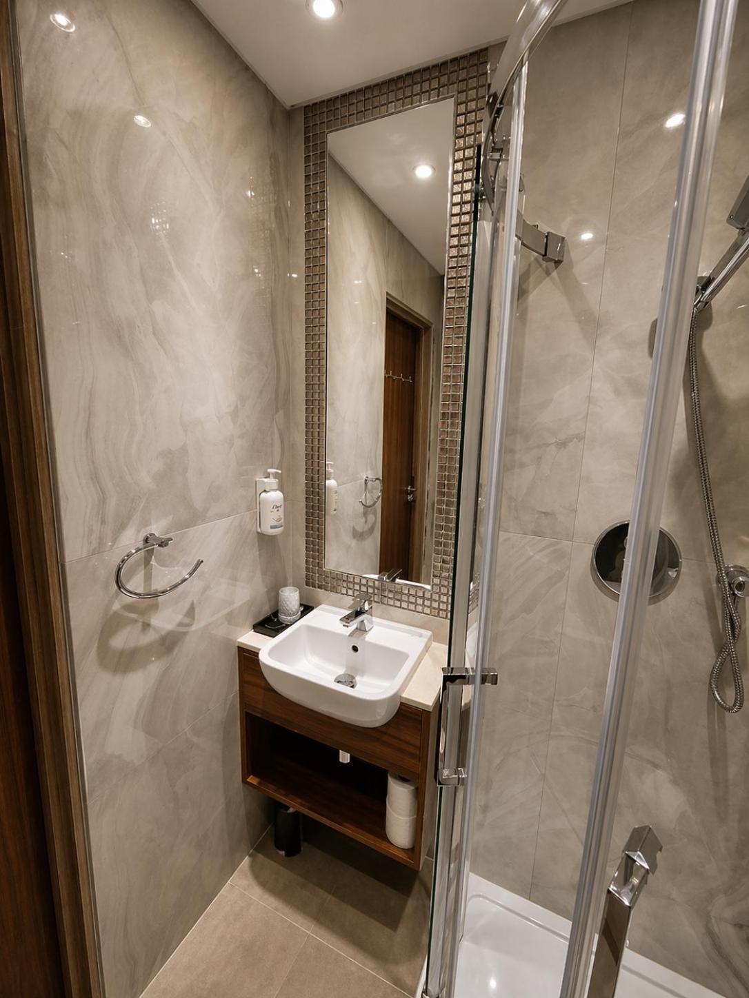 Classic Triple Room en suite