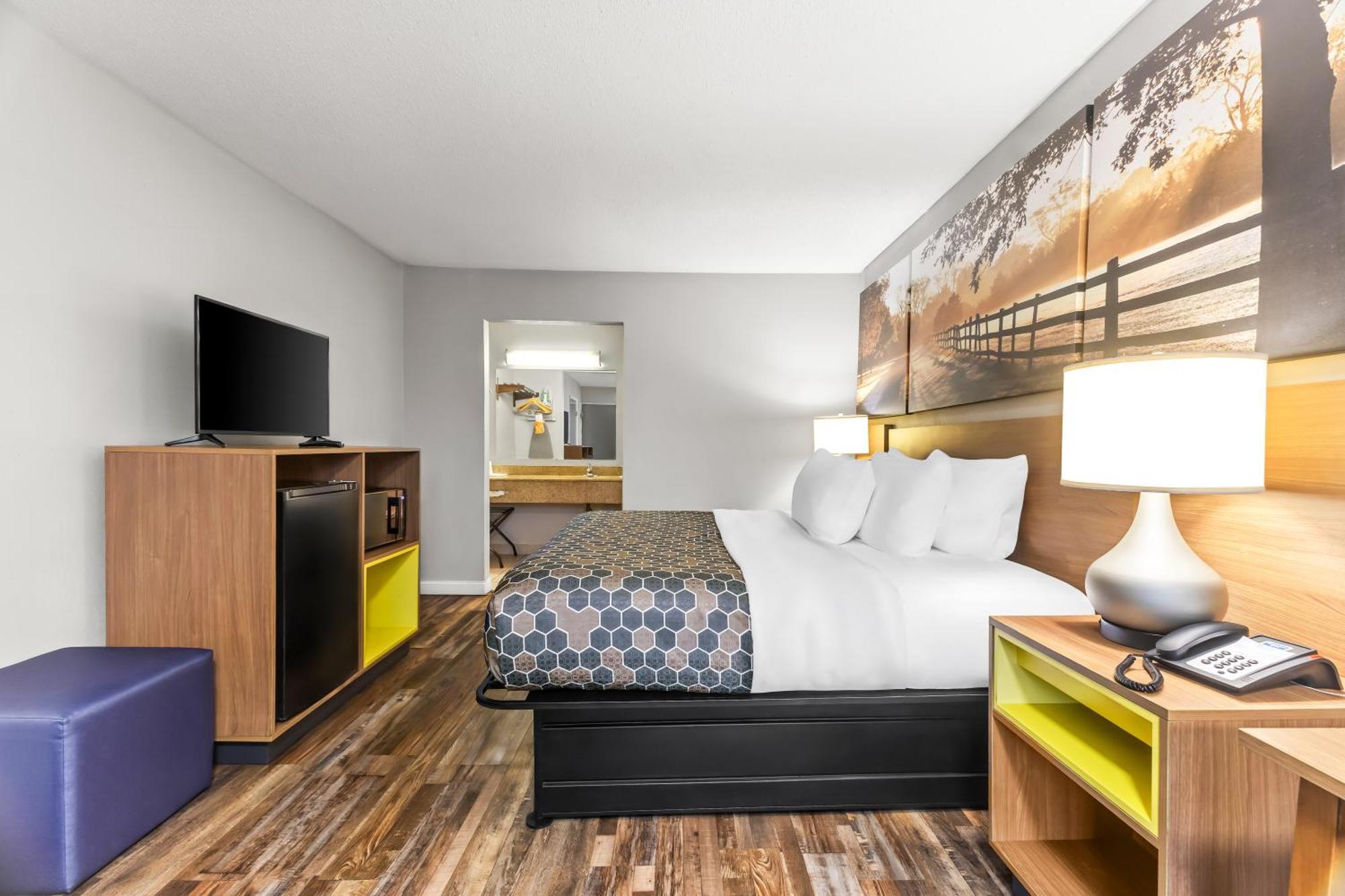 One King Size Bed Smoking