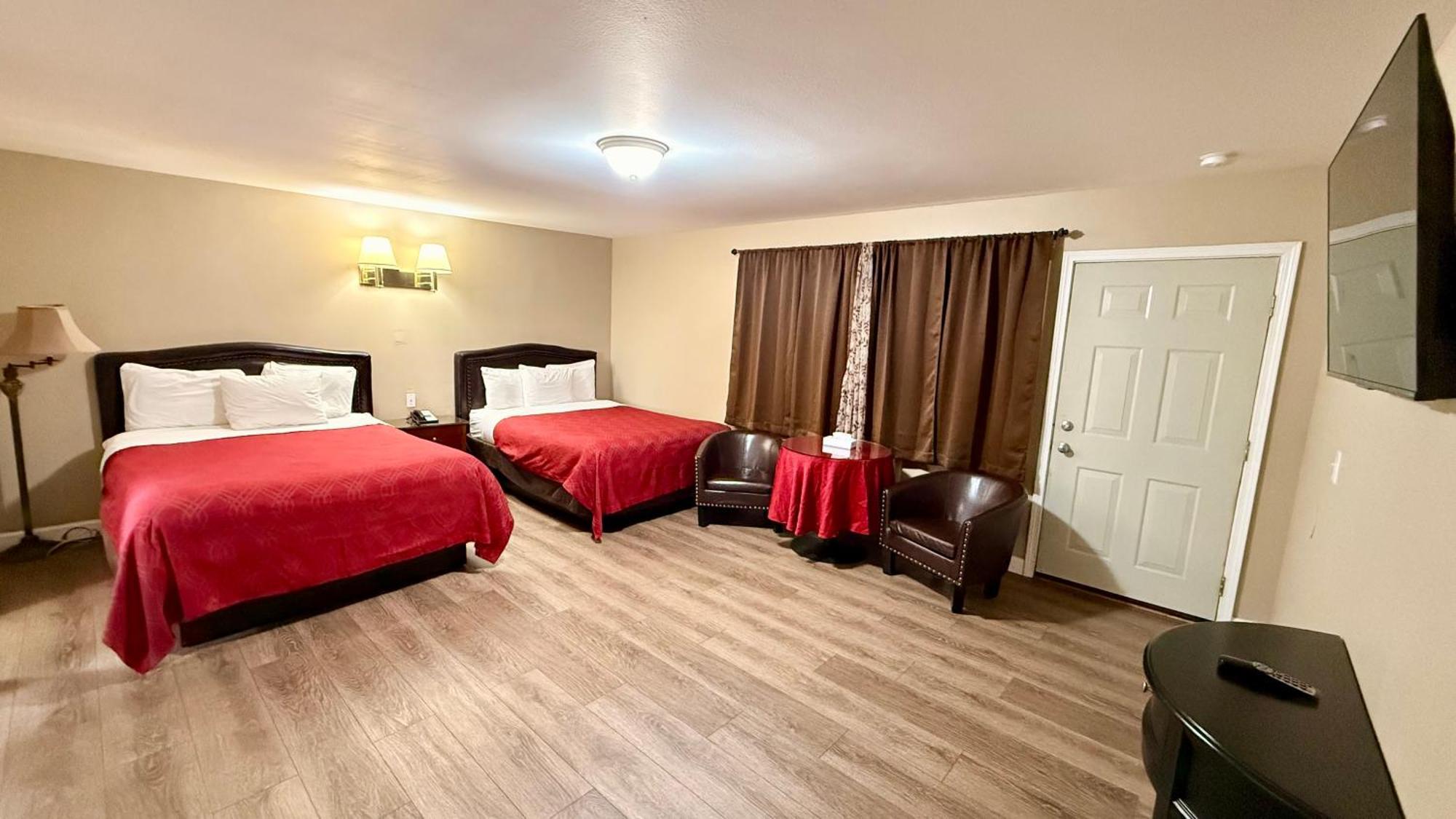 Deluxe Kitchen Room
