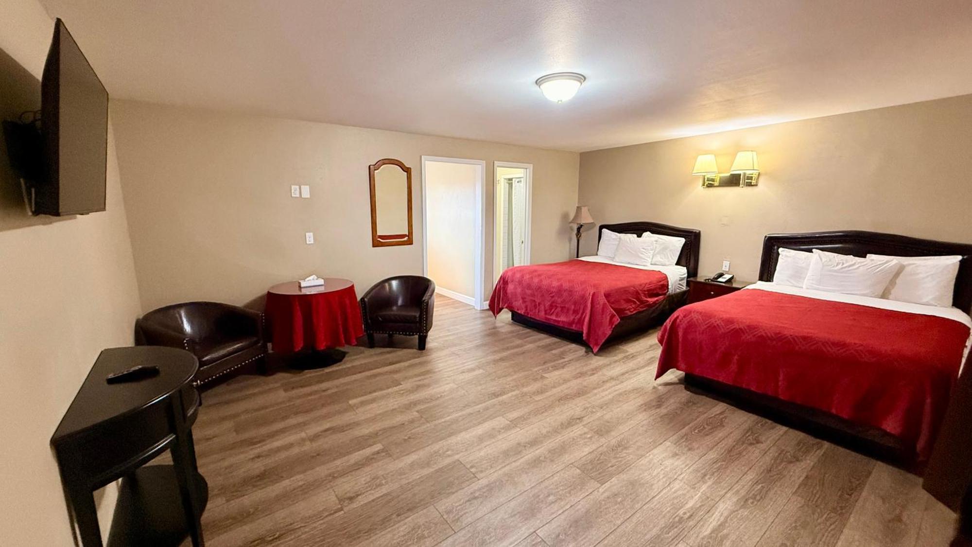 Deluxe Kitchen Room