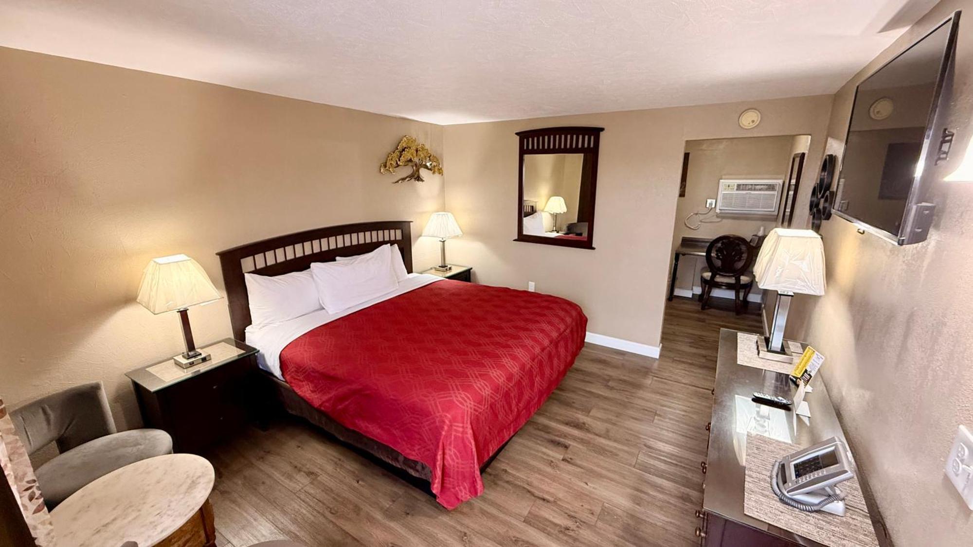 Deluxe King Room