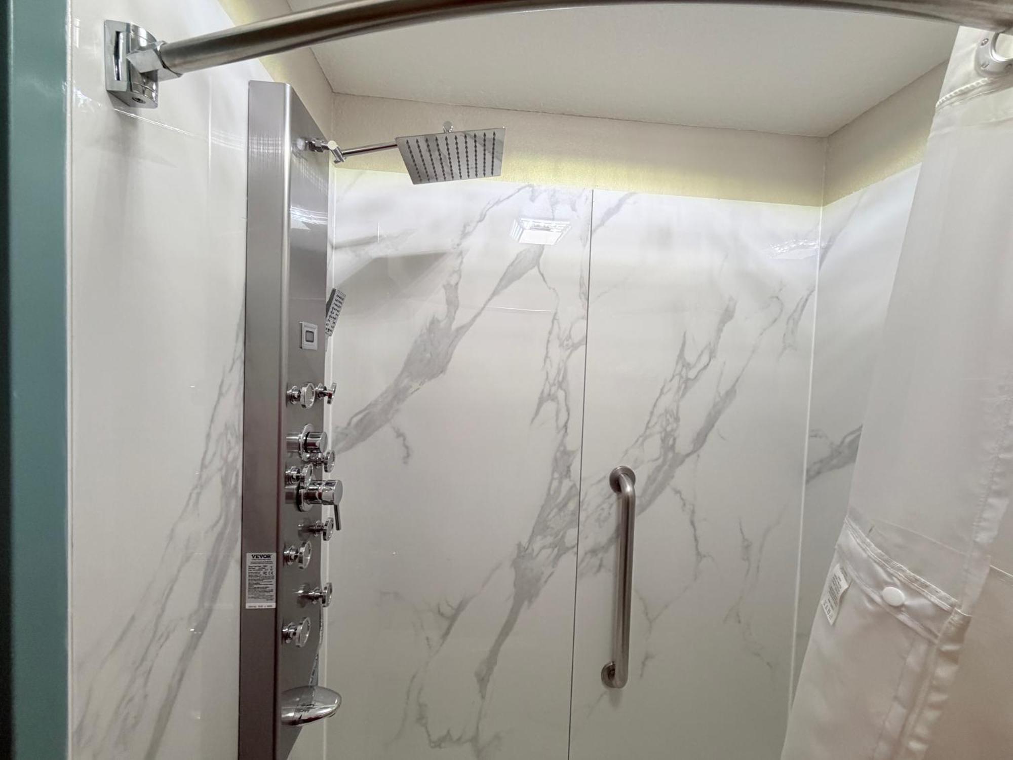King Room Mobility or Hearing Access Roll Shower Non-Smoking