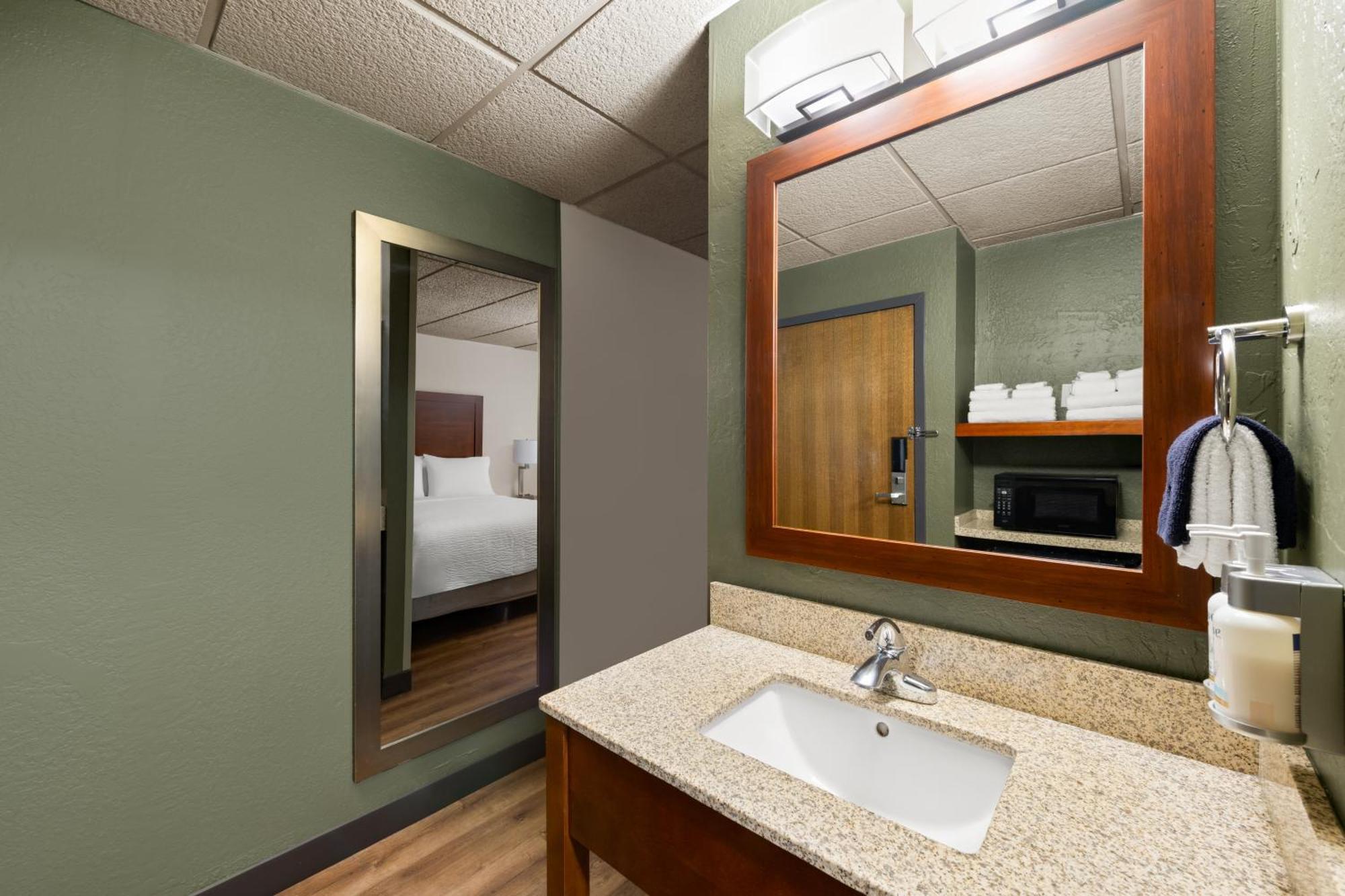 Standard Room Two Queen Beds